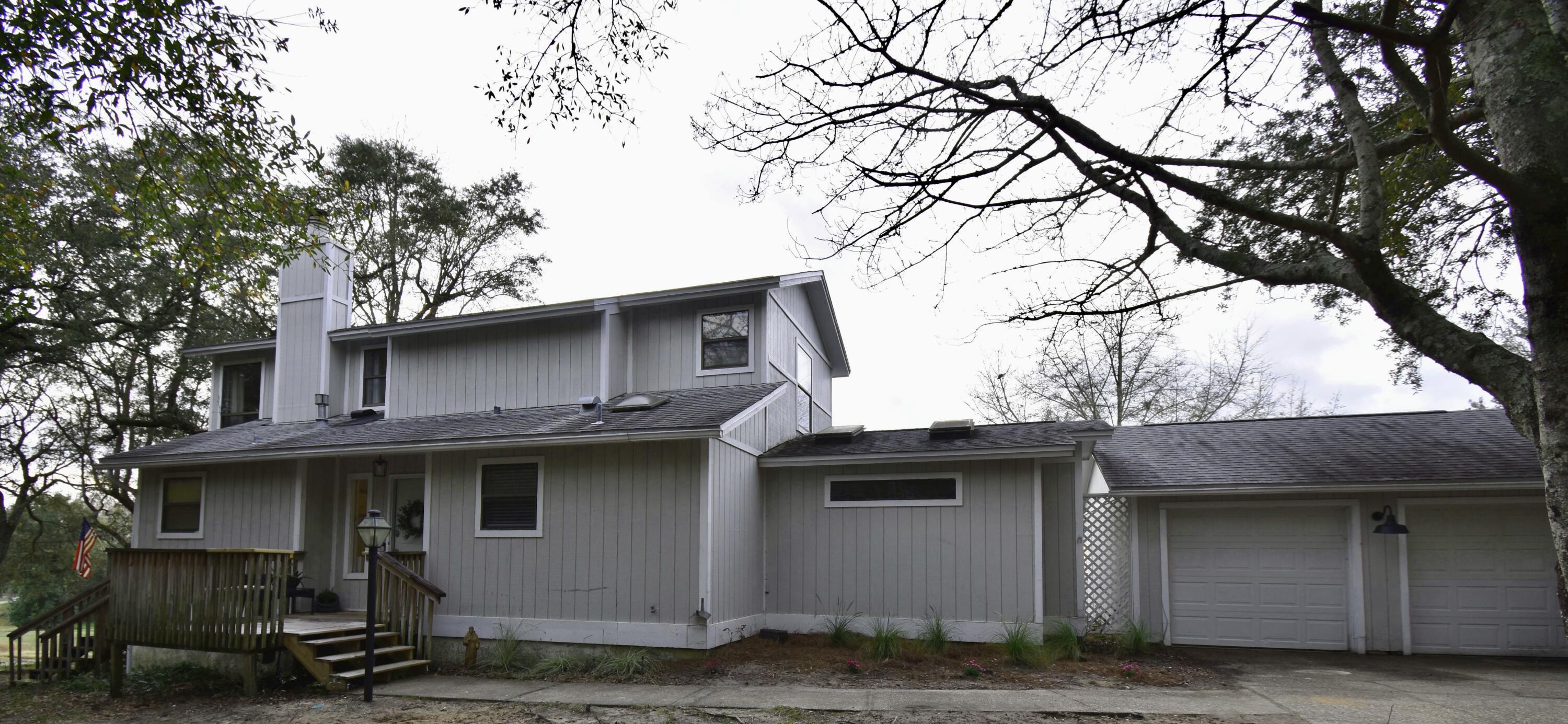 Stop the car!!! No need to look any further. You found your next home. Wonderfully located in Niceville. In the desired Bluewater Bay community. Amazing opportunity to own a 4 bedroom, 2.5 bath home on a .47 lot!!! Don't miss this home that is priced just right.