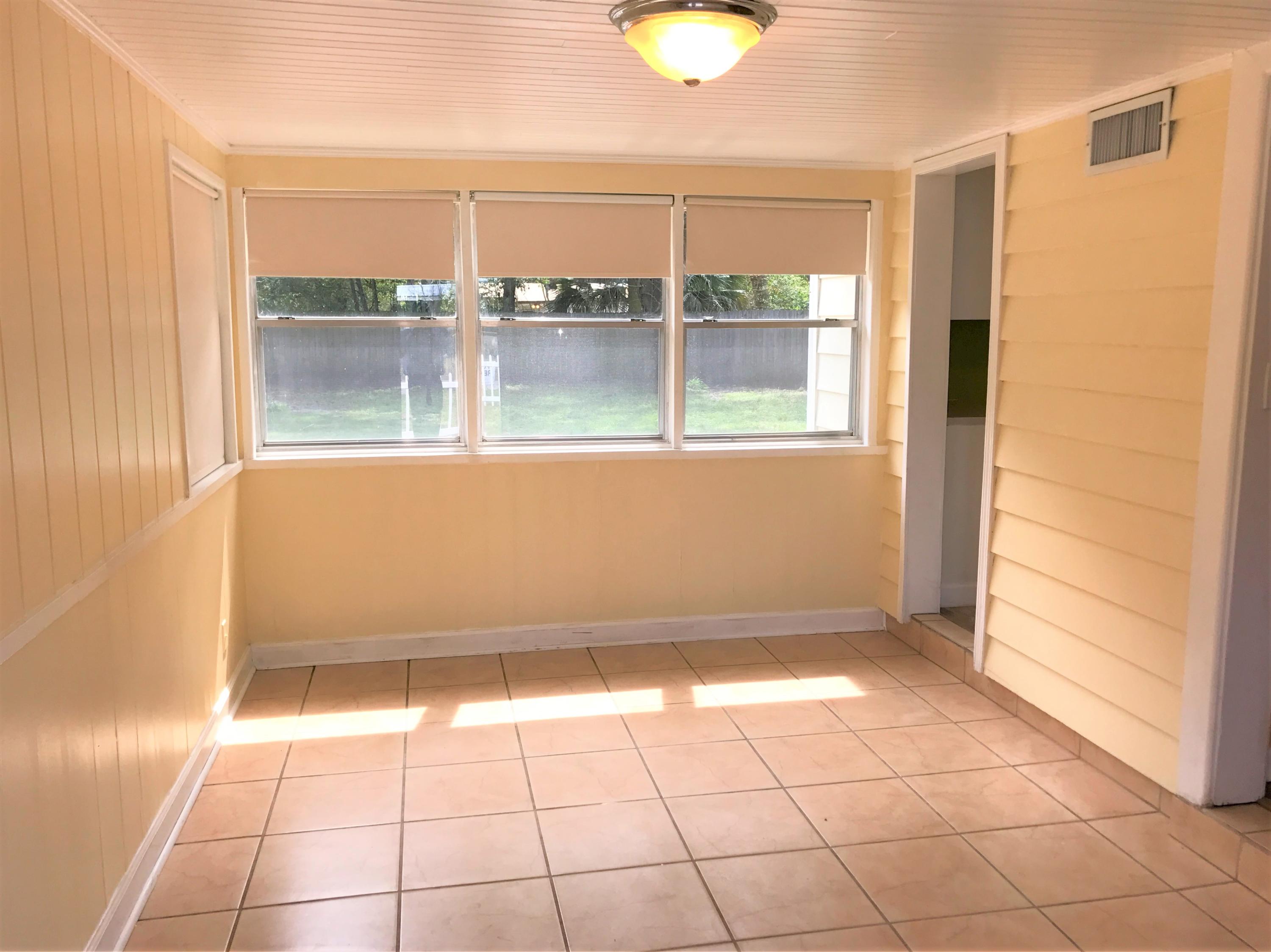 ELLIOTTS POINT RESUB - Residential Lease