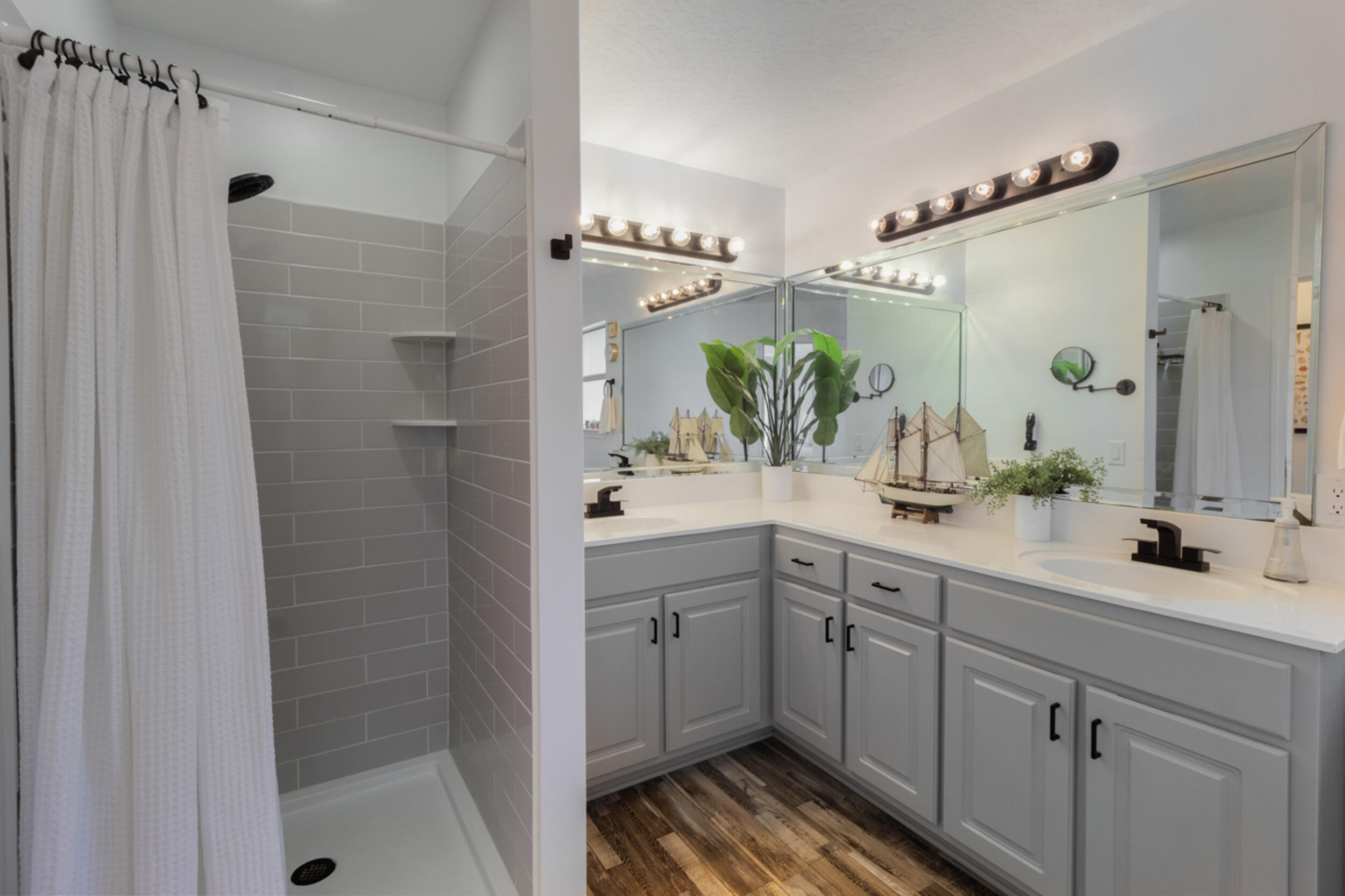 HOLLEY BY THE SEA - Residential