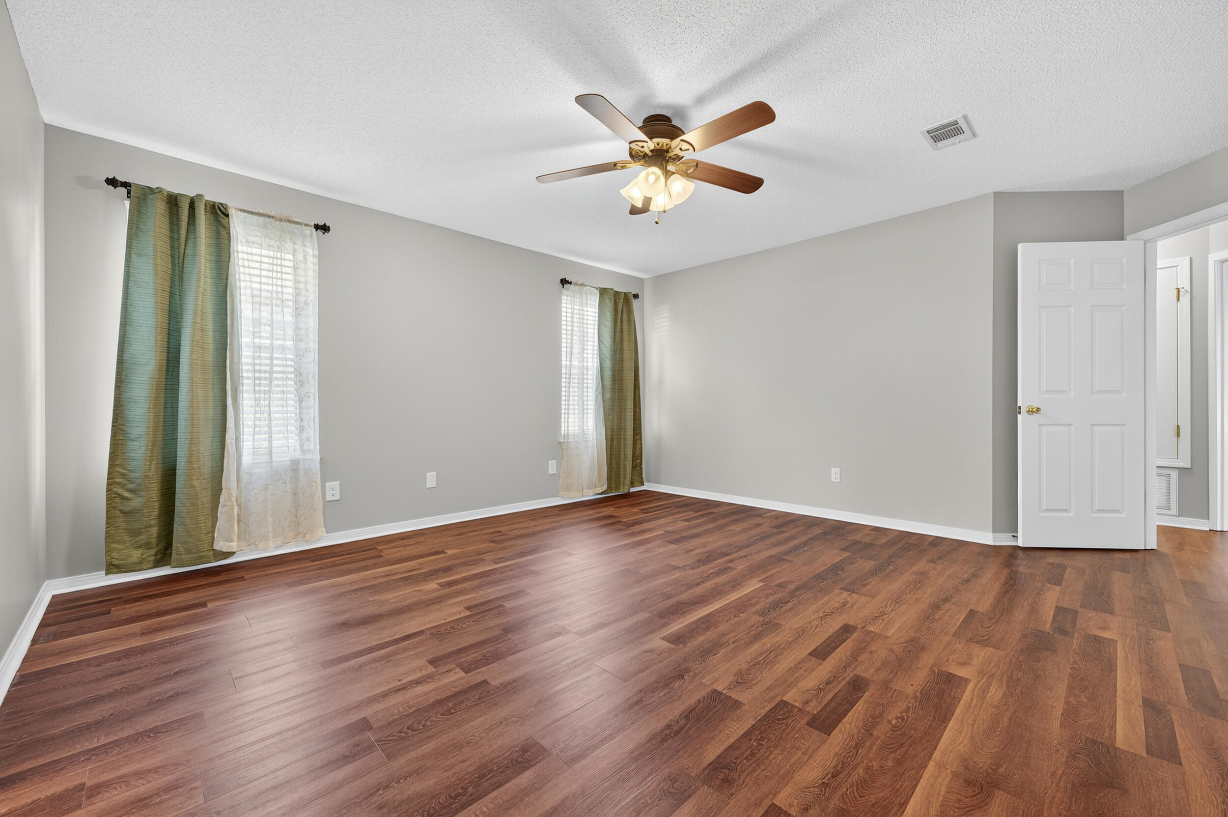 WINDMILL TERRACE - Residential
