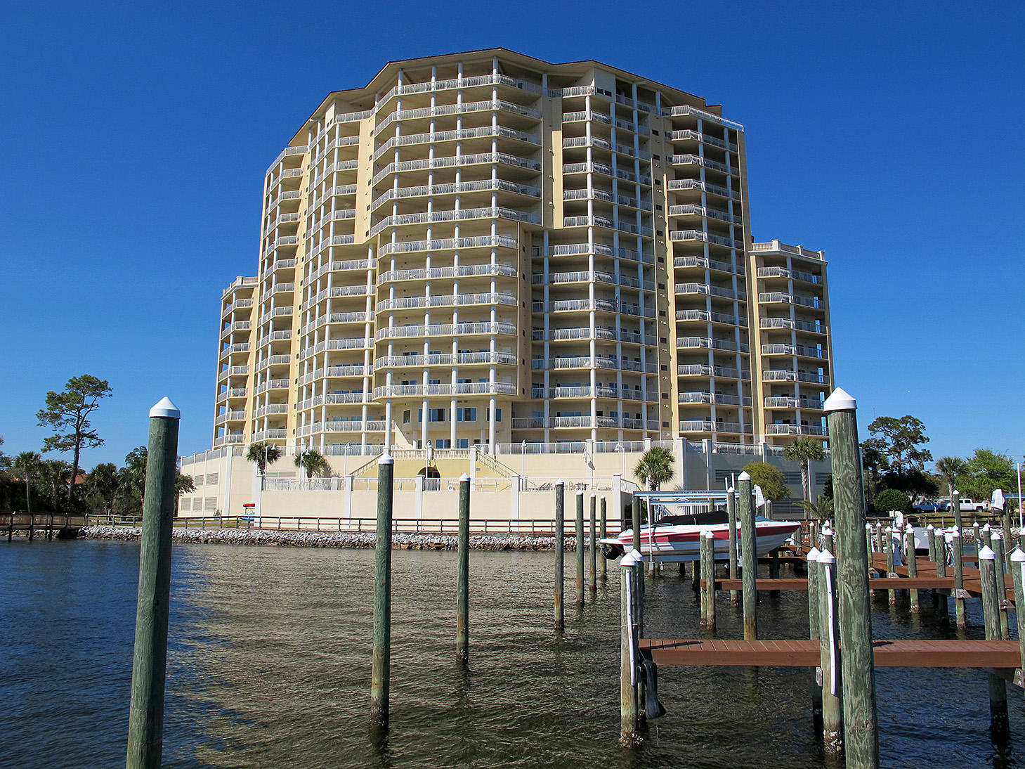 PRESIDIO YACHT CLUB - Residential