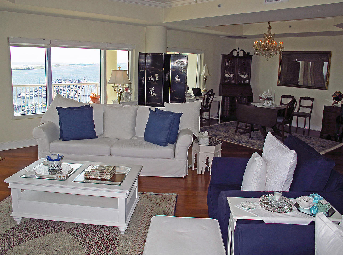 PRESIDIO YACHT CLUB - Residential