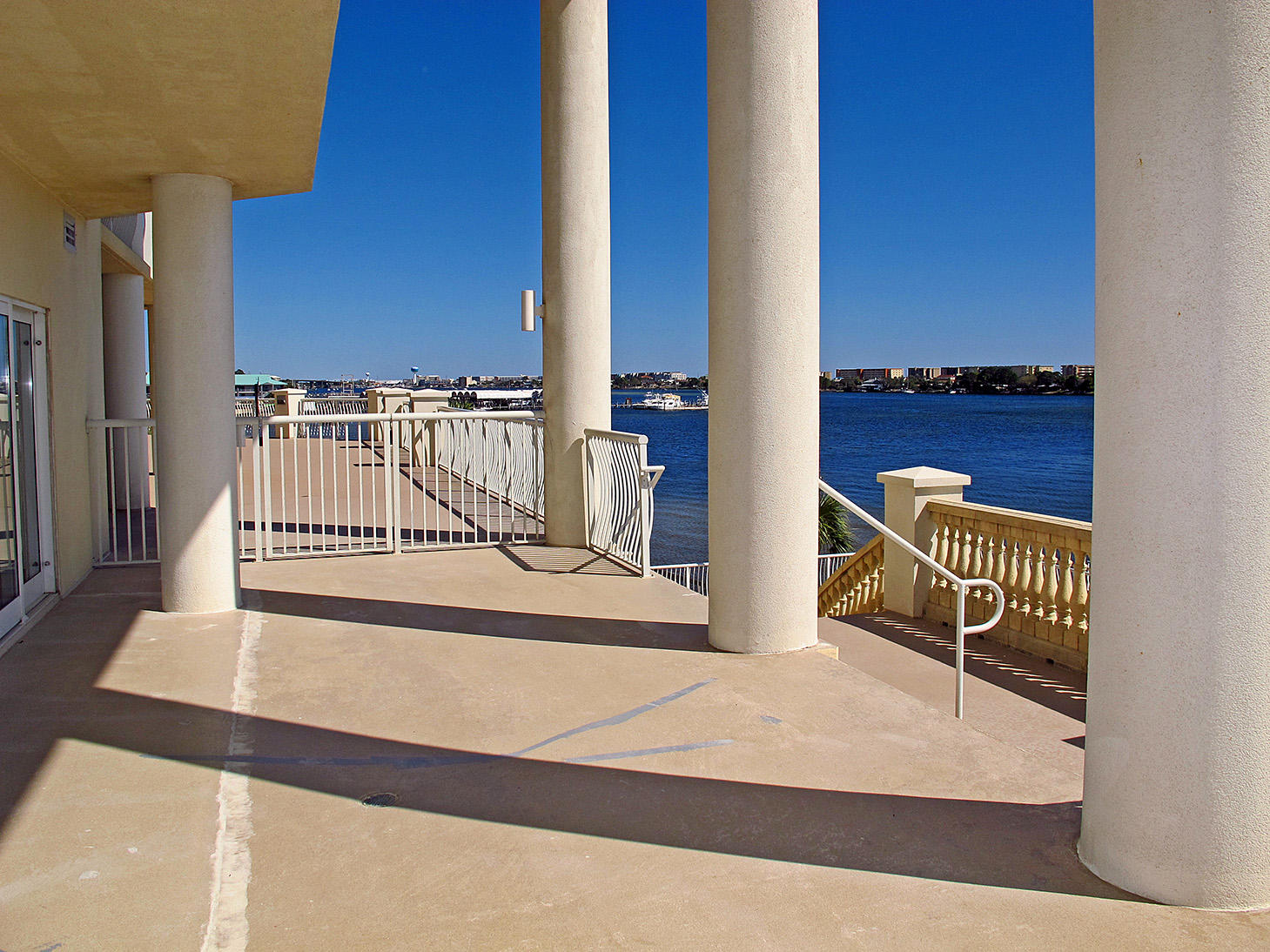 PRESIDIO YACHT CLUB - Residential