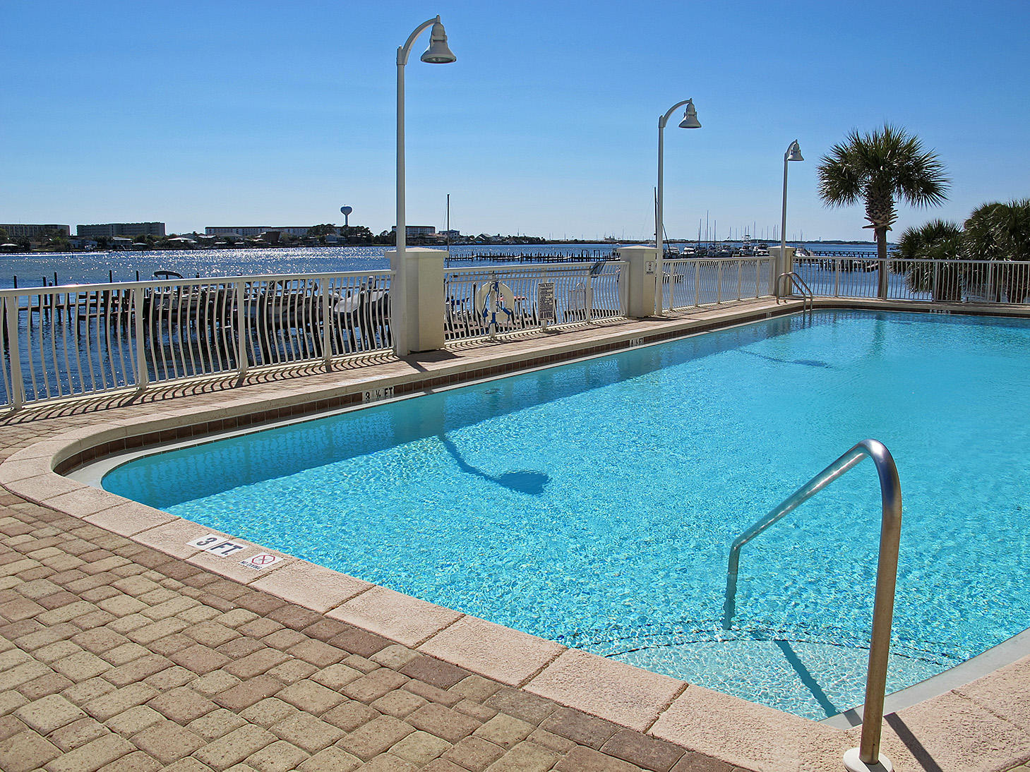 PRESIDIO YACHT CLUB - Residential