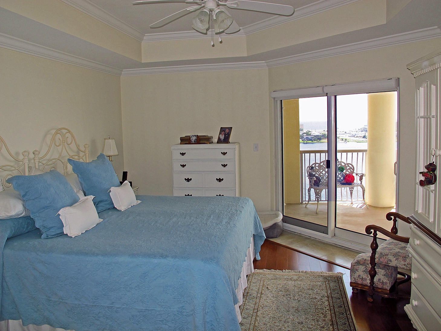 PRESIDIO YACHT CLUB - Residential