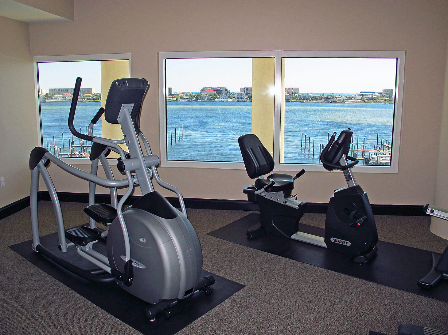 PRESIDIO YACHT CLUB - Residential