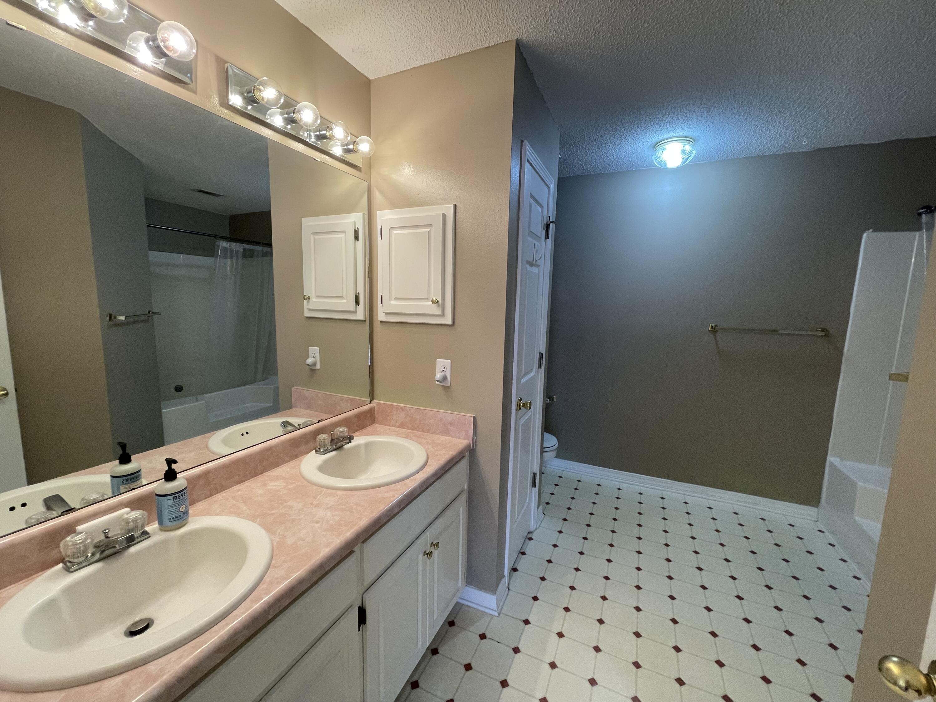 STEEPLECHASE PH 1 - Residential Lease