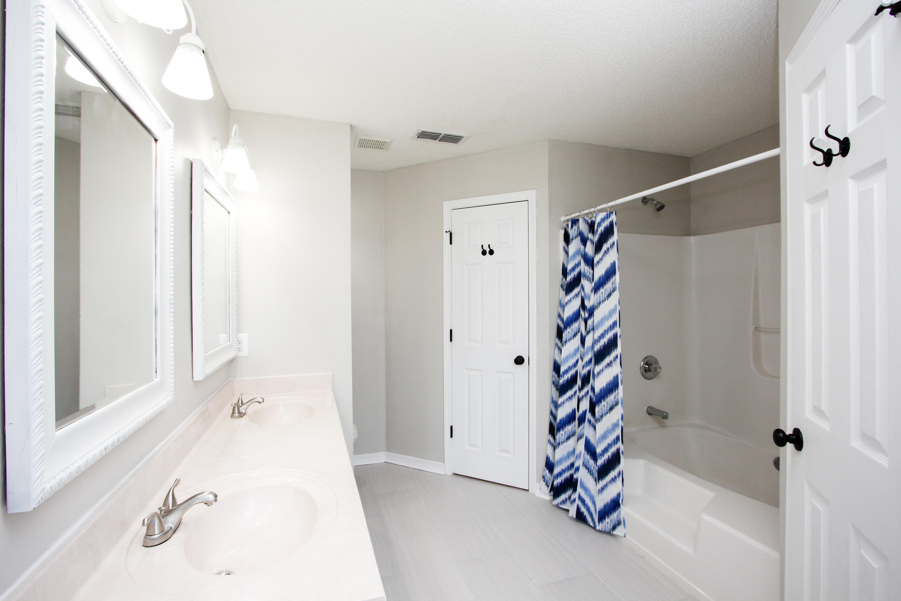 COUNTRYVIEW ESTATES 10TH ADDN - Residential