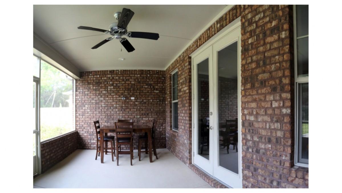 THE STABLES AT ROCKY BAYOU - Residential