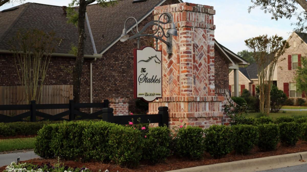 THE STABLES AT ROCKY BAYOU - Residential