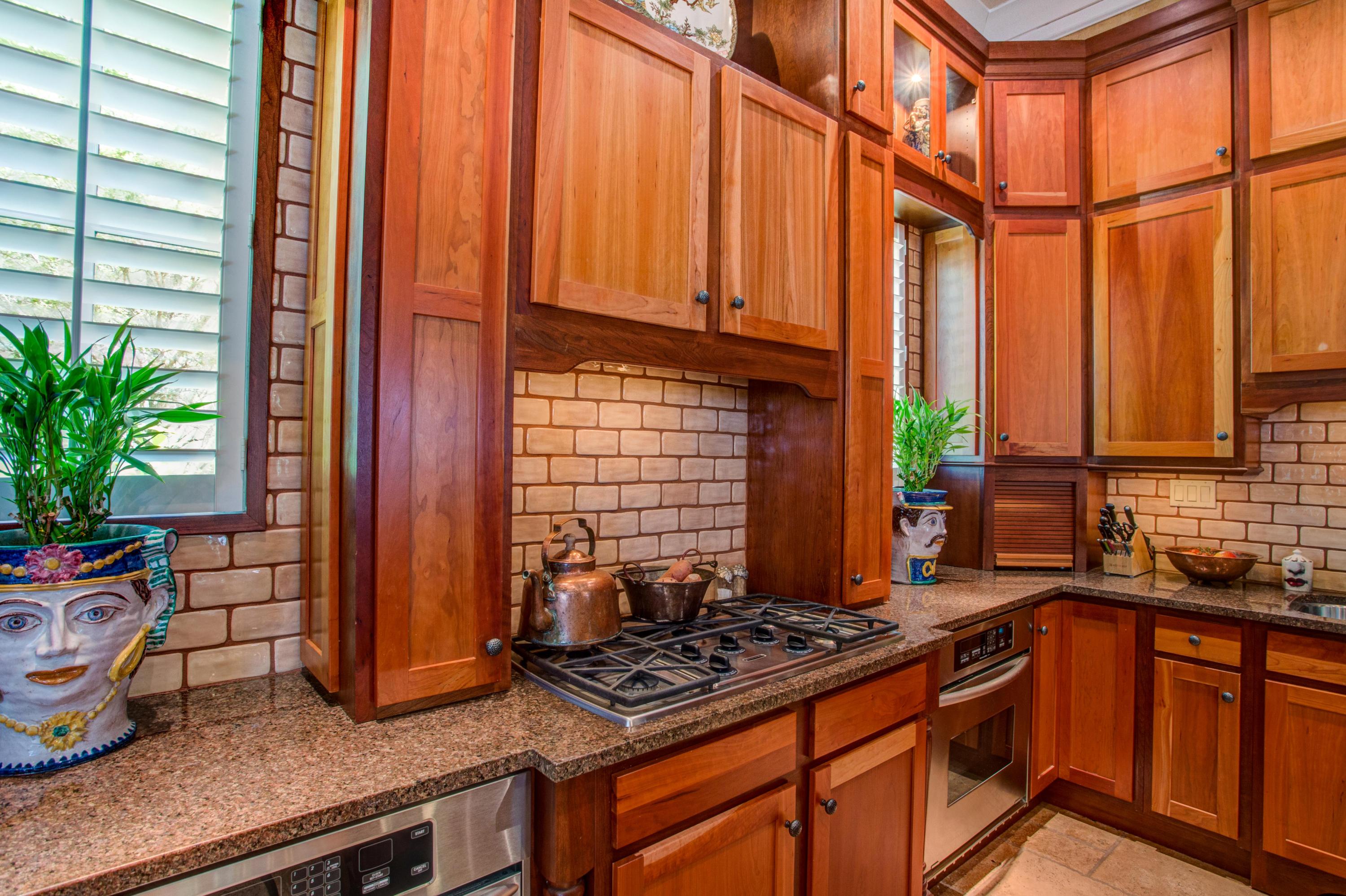 BURNT PINE - Residential