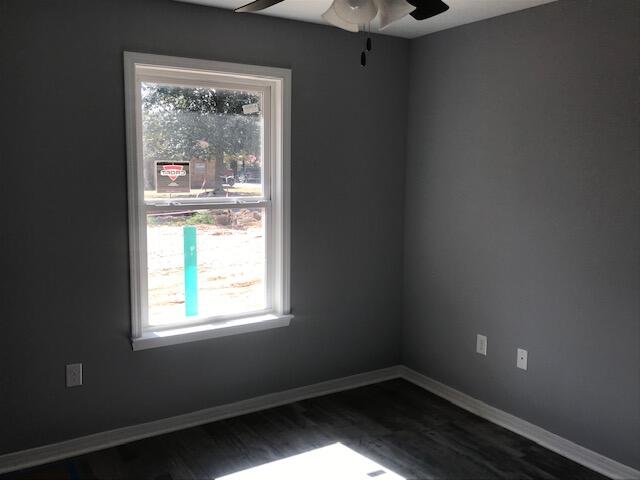 ADAMS POWELL S/D LOT 25 BLK J - Residential