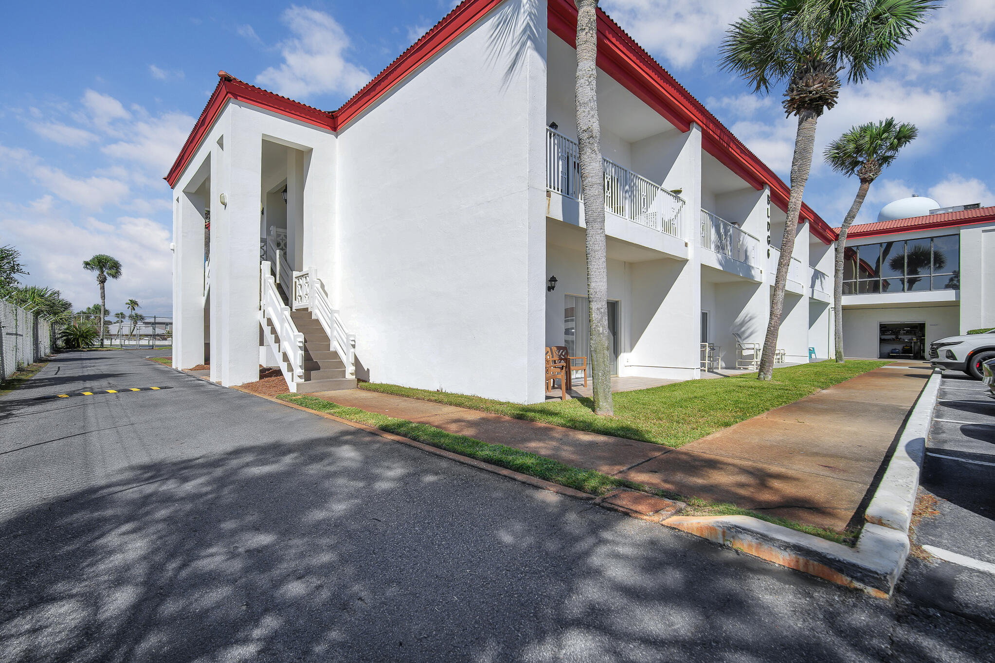 EL MATADOR CONDO - Residential