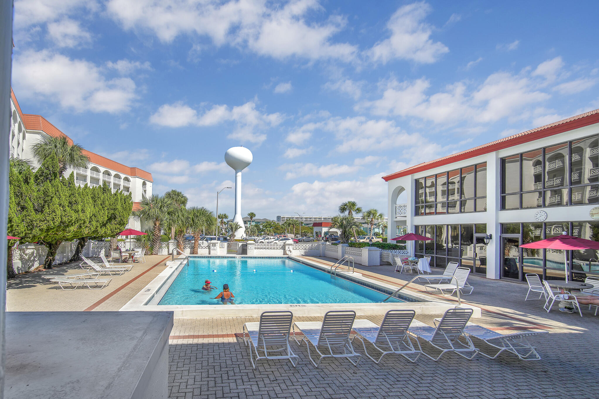 EL MATADOR CONDO - Residential