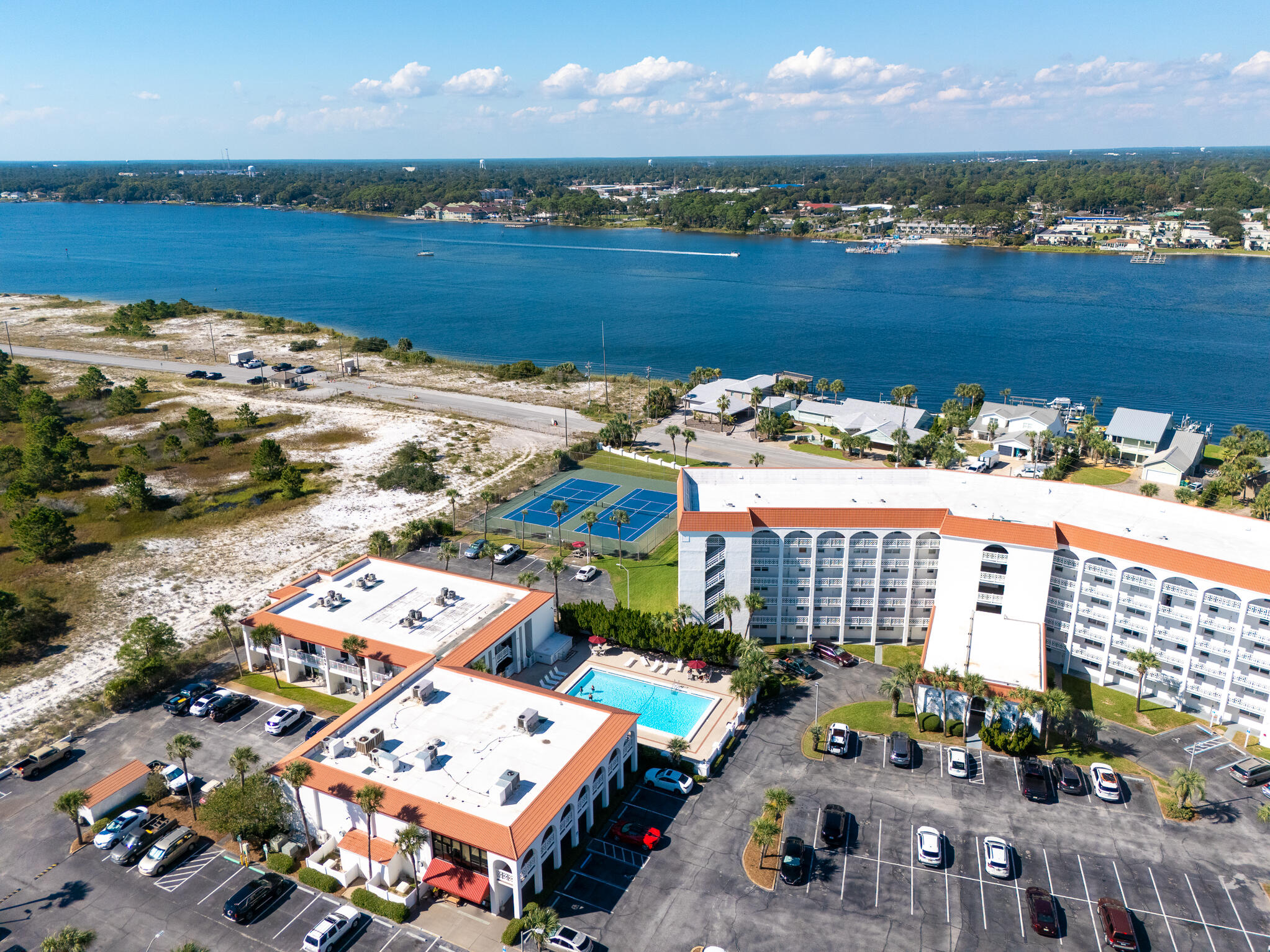 EL MATADOR CONDO - Residential