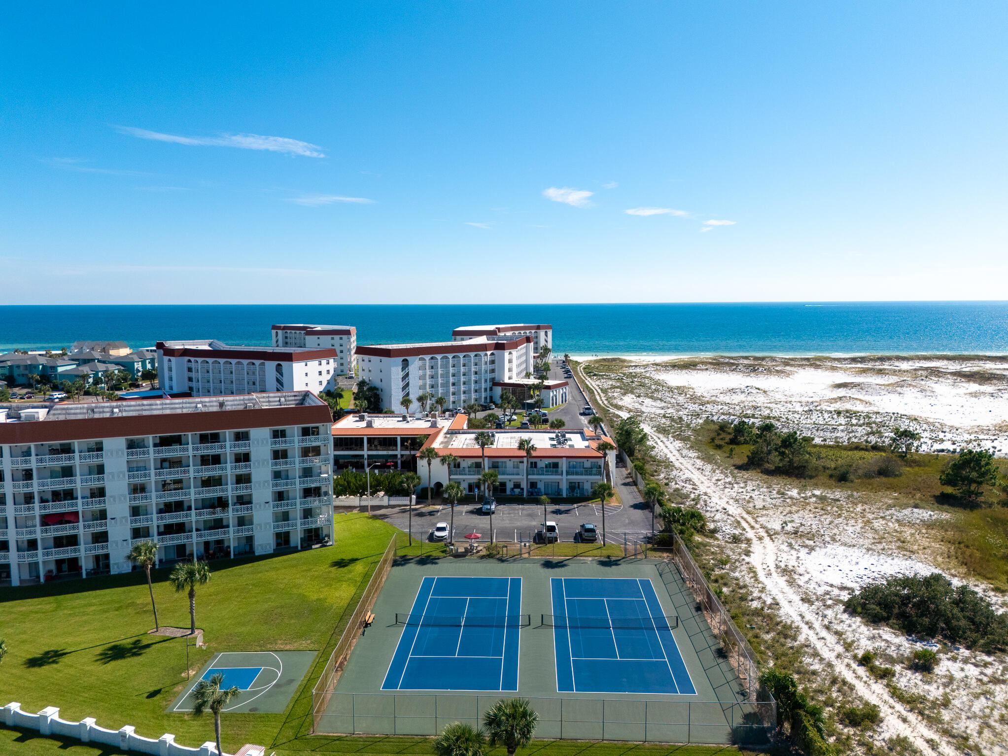 EL MATADOR CONDO - Residential