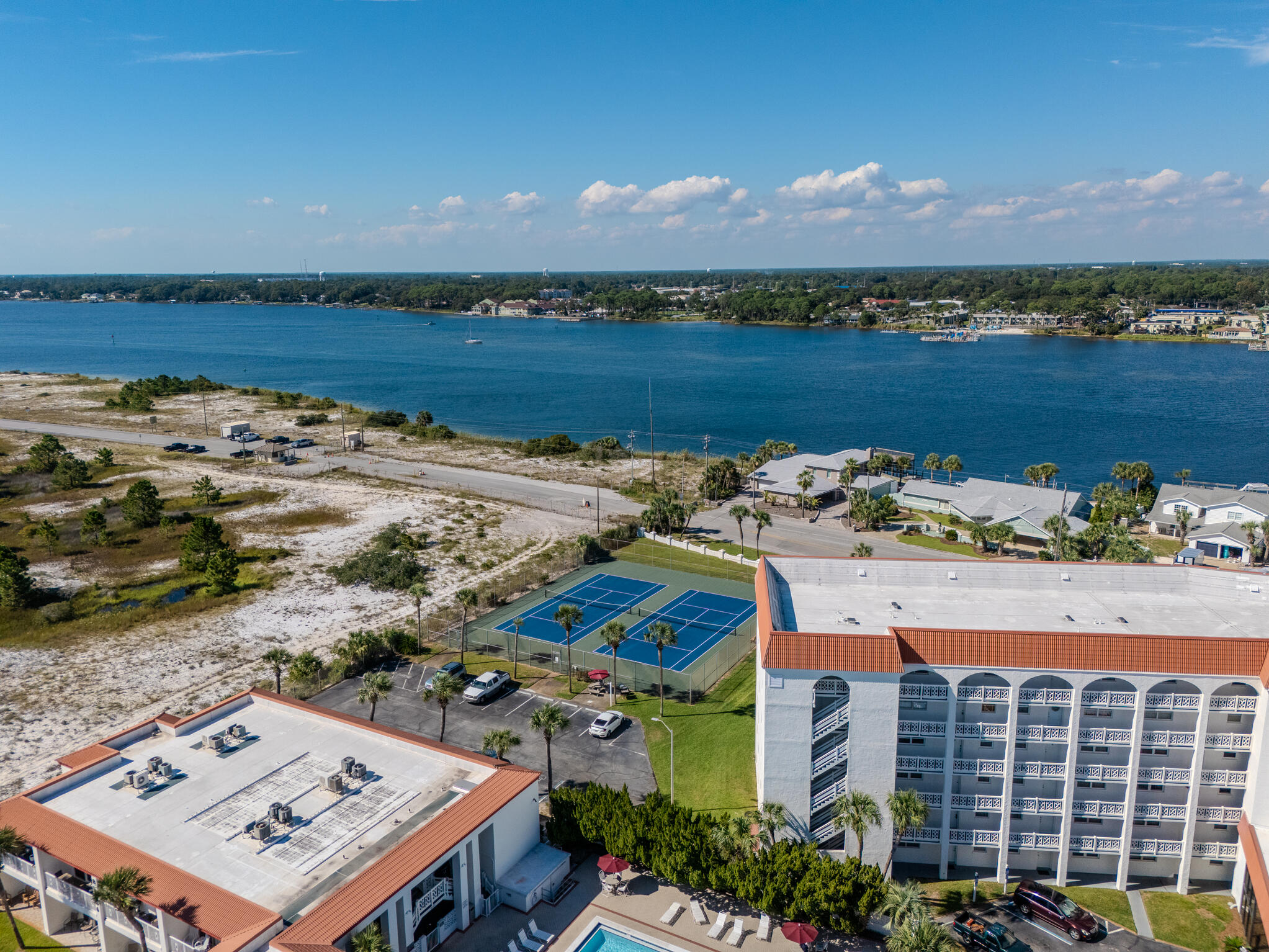 EL MATADOR CONDO - Residential