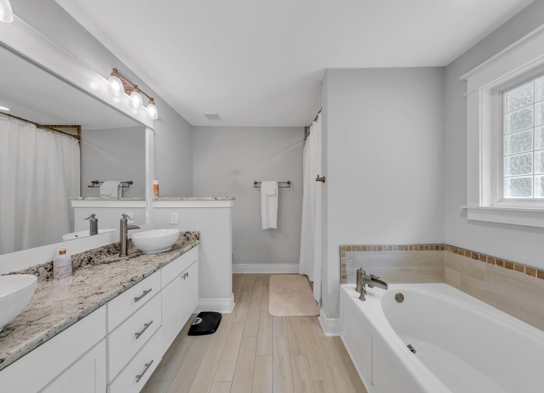 KENNEDY LAKES 1ST ADDN - Residential Lease