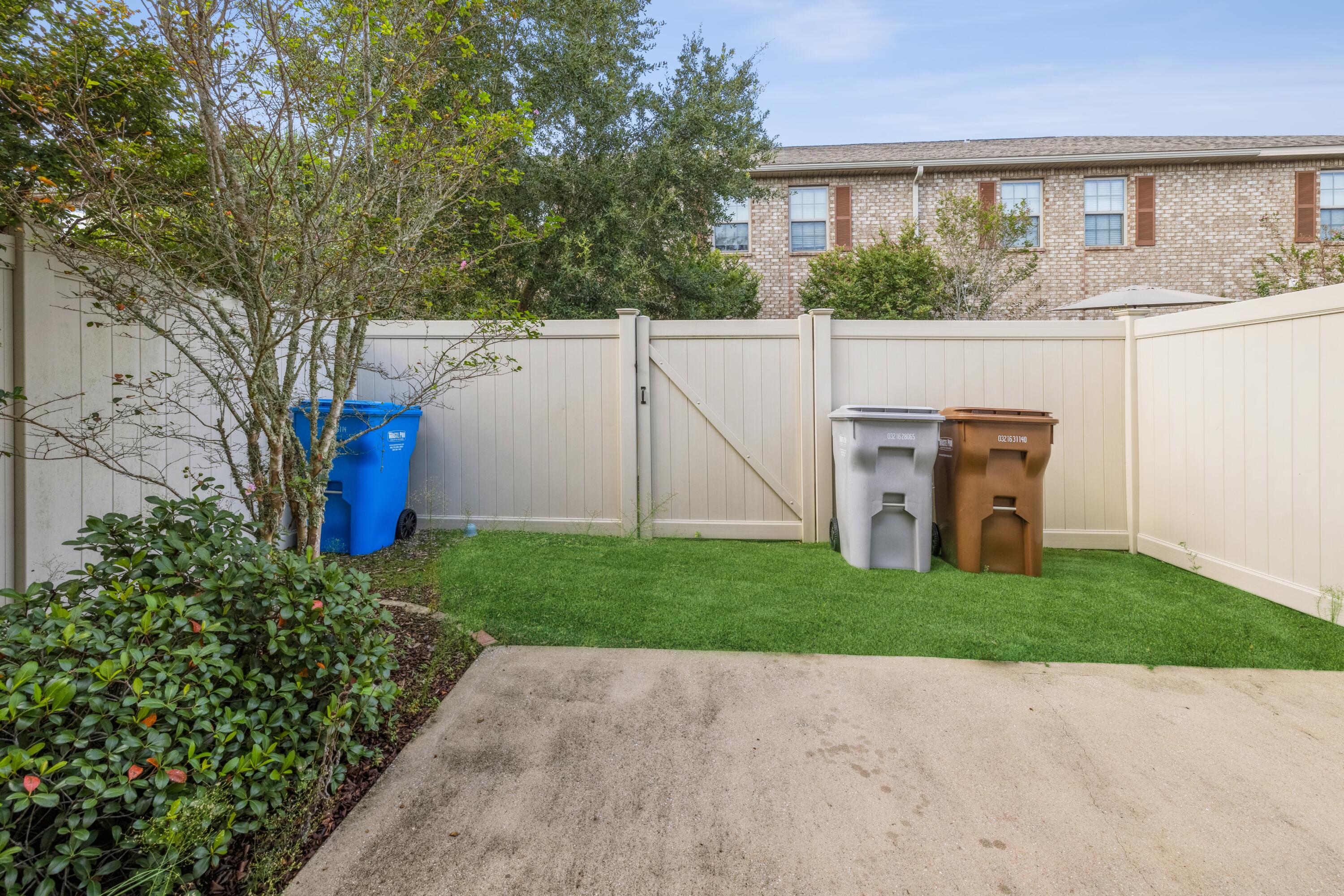 RESERVE POINTE - Residential