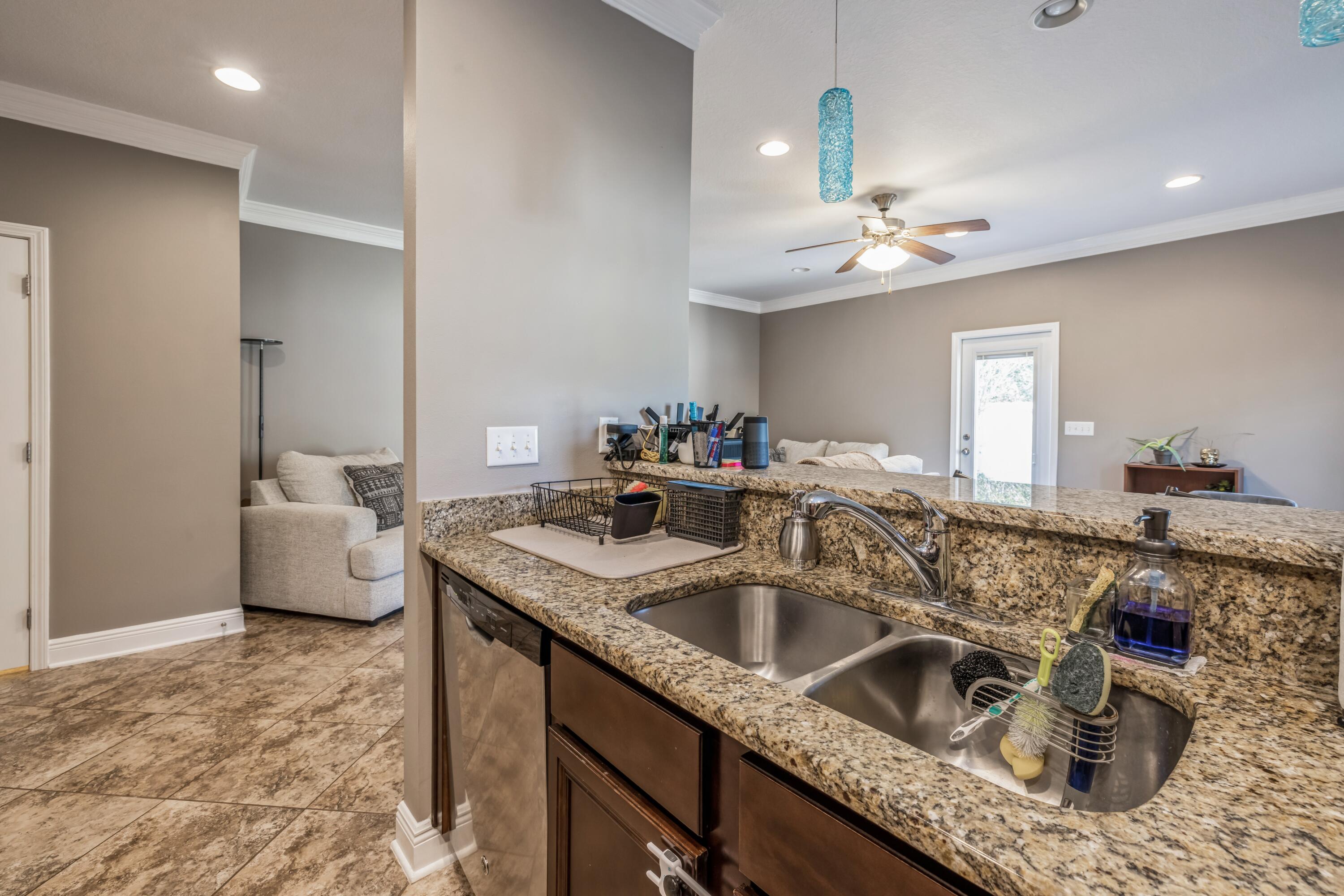 RESERVE POINTE - Residential