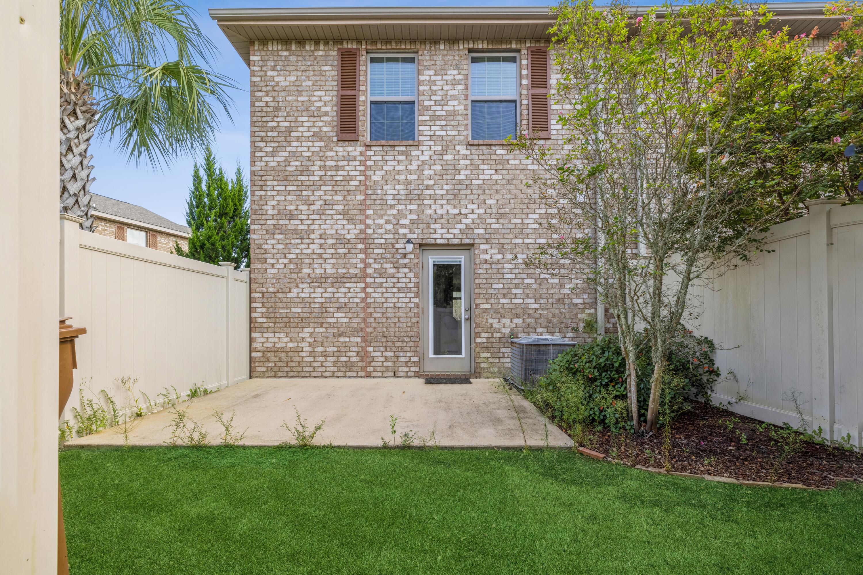 RESERVE POINTE - Residential