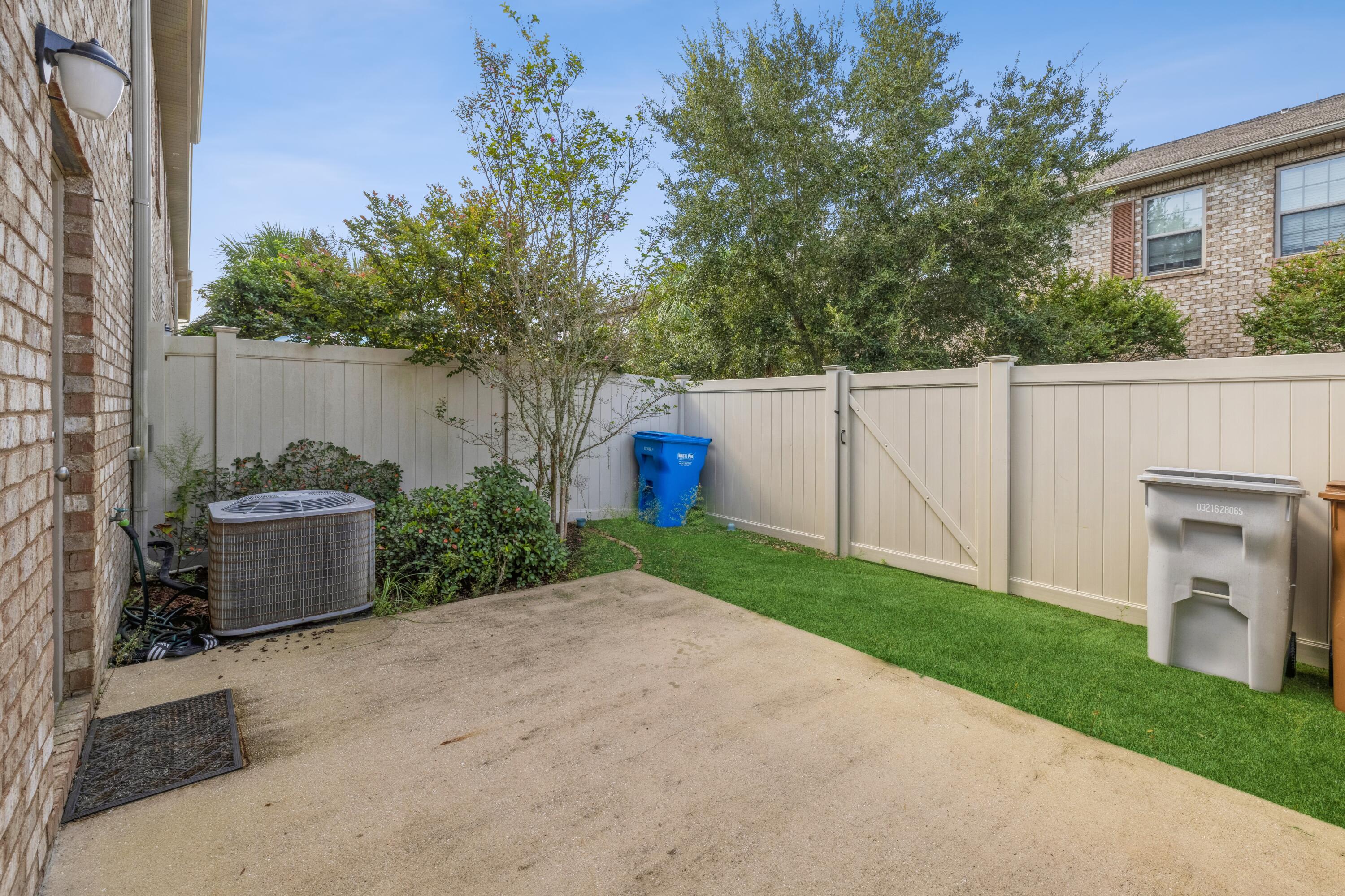 RESERVE POINTE - Residential