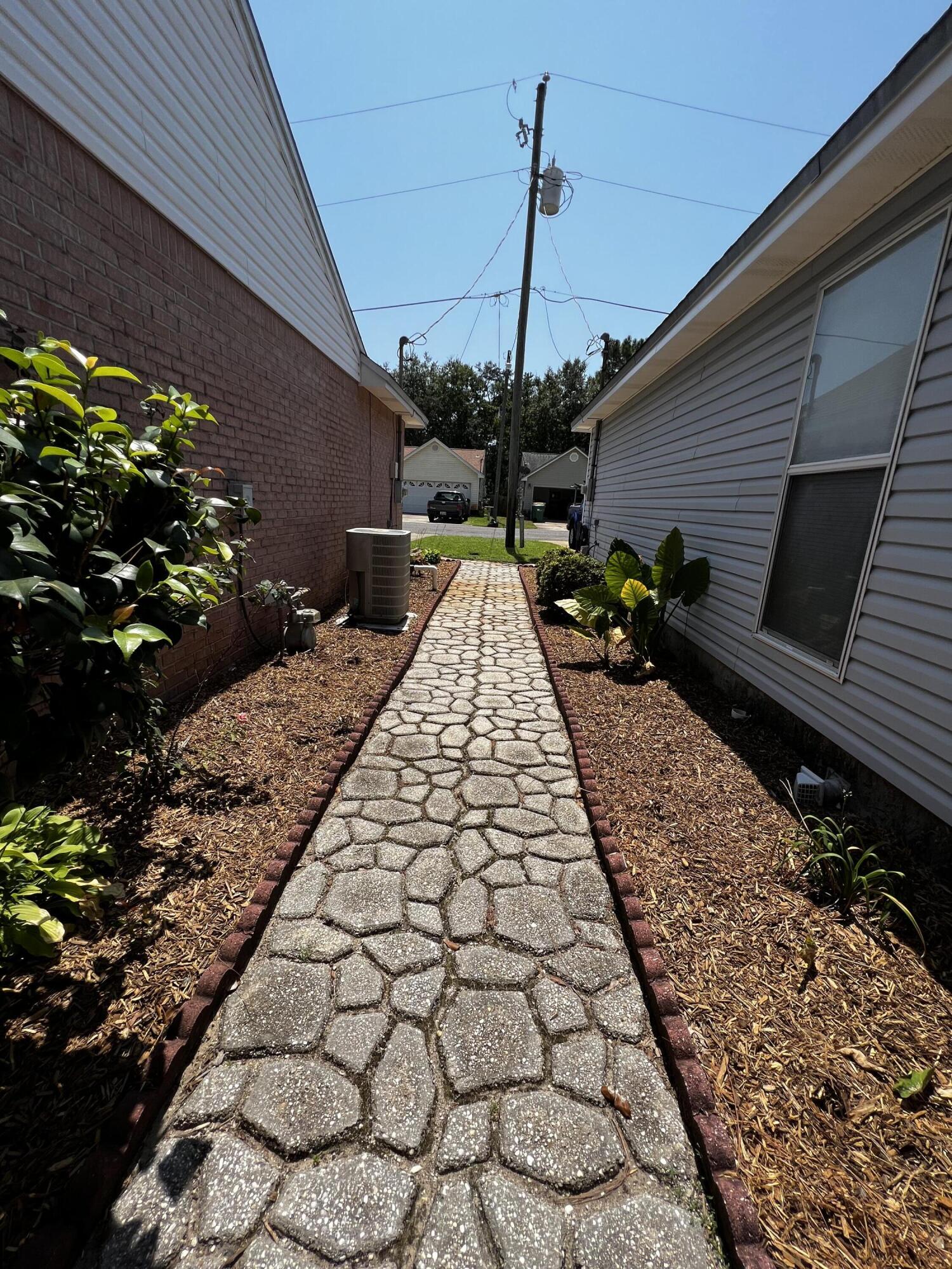 FELICITY PLACE LOT 2 - Residential Lease