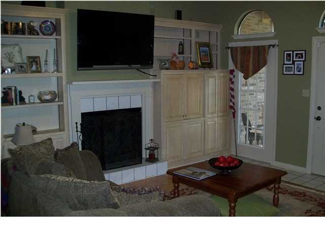 RIVERSIDE NORTH - Residential Lease