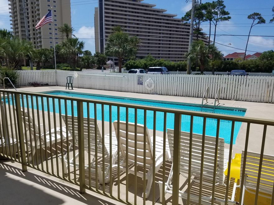 Funished unit. Bunk beds in hall. Short walk to the gulf, shopping and restaurants. One year lease minimum.