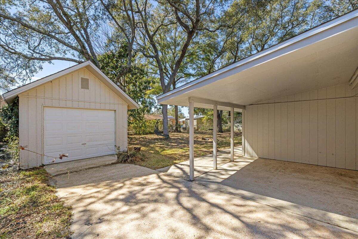 CAROL ANNE MANOR - Residential