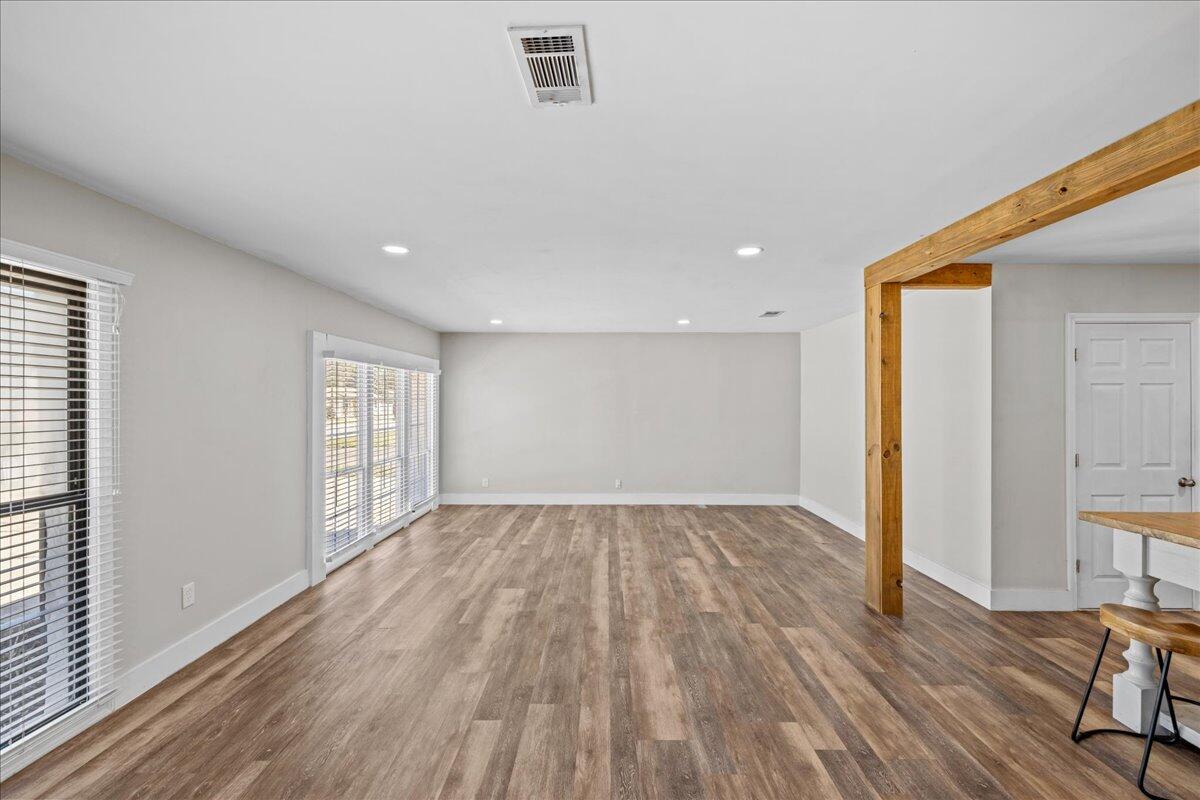 CAROL ANNE MANOR - Residential