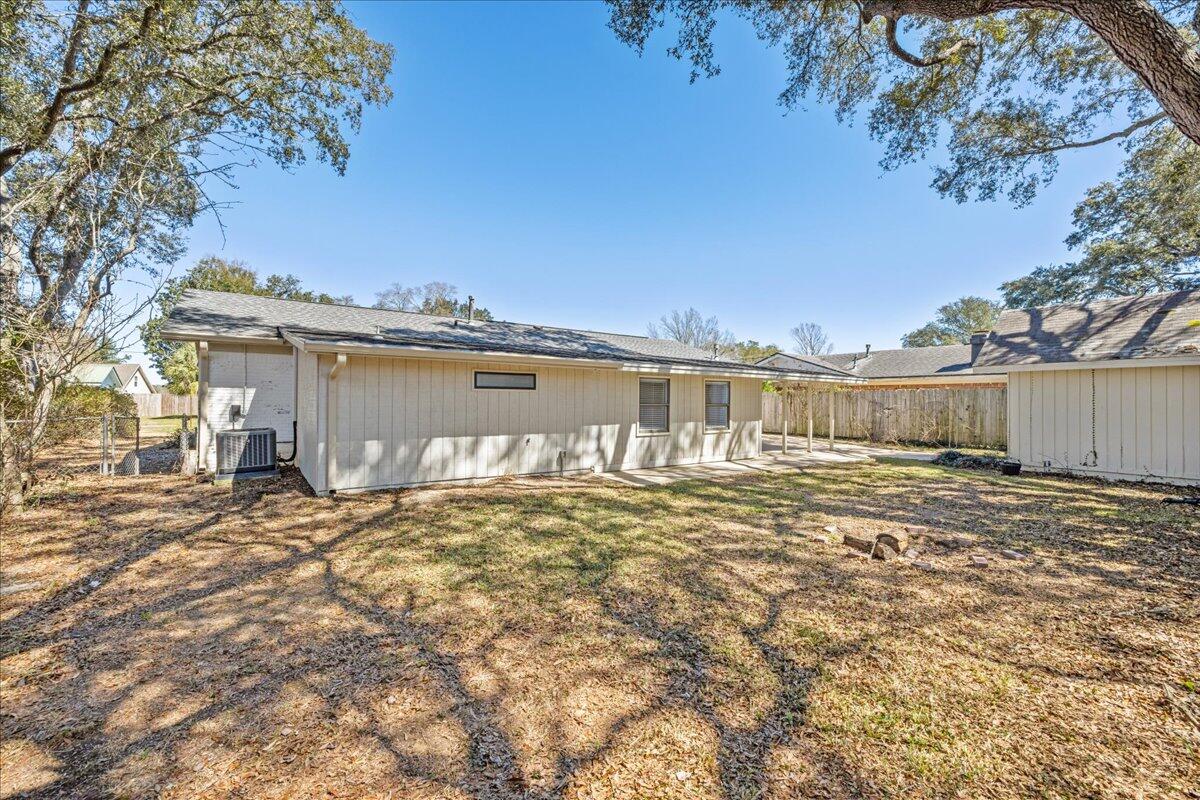 CAROL ANNE MANOR - Residential