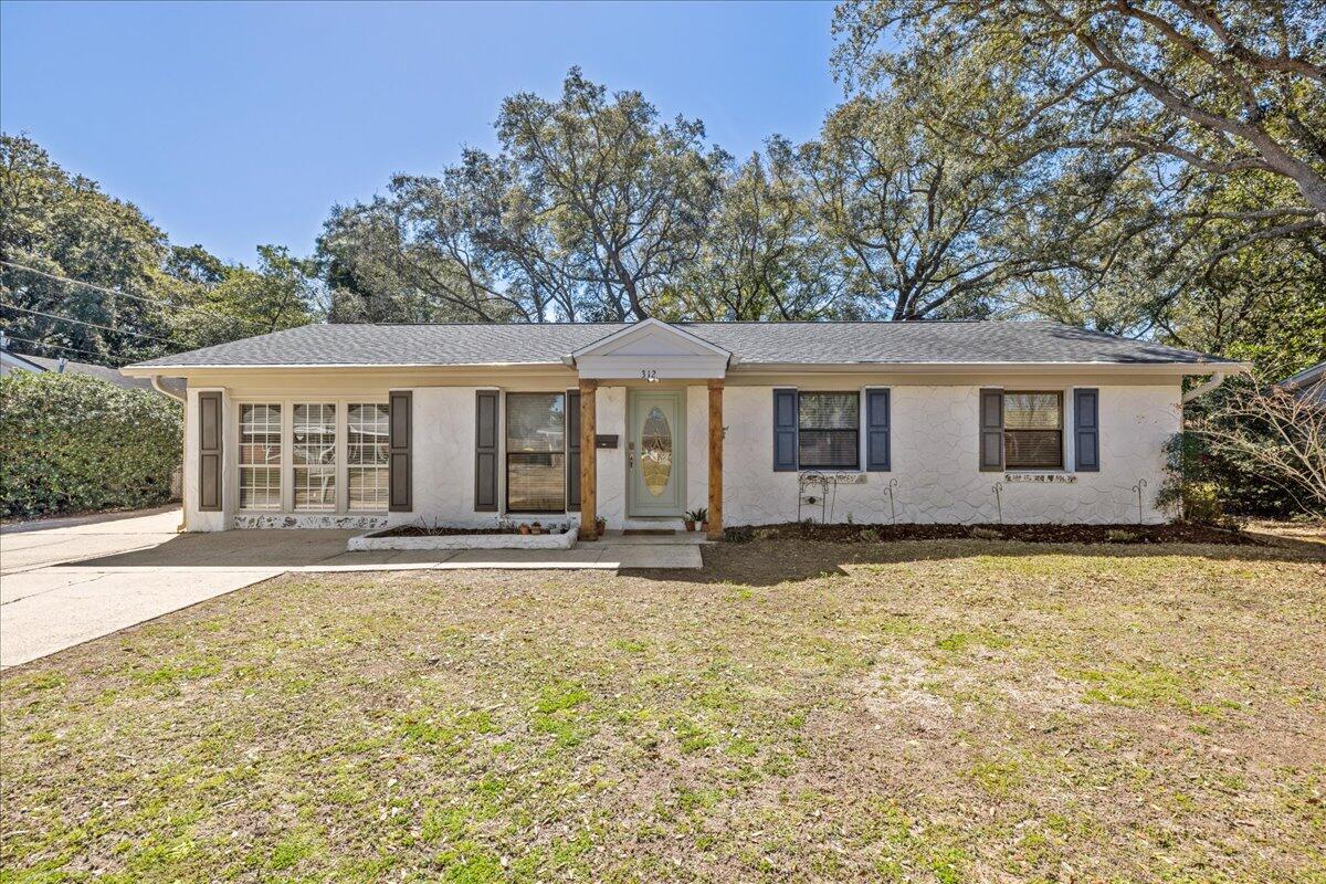 This stunningly remodeled 4-bedroom, 2-bath home offers a spacious open floor plan with stylish modern updates throughout. The beautiful kitchen boasts 42-inch upper cabinets, stainless steel appliances, quartz countertops, a herringbone backsplash, and a gorgeous center island. Beautiful vinyl flooring flows seamlessly through the main living areas and primary suite.The spacious primary suite that easily accommodates a king-size bed. Ensuite bathroom with a custom dual vanity, barn door, large walk-in shower, and a freestanding soaking tub on a one-of-a-kind custom milled cradle. A generous walk-in closet completes the suite.Down the hall, you'll find a beautifully renovated guest bath and three additional bedrooms with BRAND NEW CARPET!Privacy fenced backyard, perfect for relaxing and entertaining. 1-car detached garage/workshop.
Located in the heart of Niceville, this home offers convenient access to shopping, dining, top-rated Niceville schools, and is just a short drive from the stunning white sand beaches of Destin!