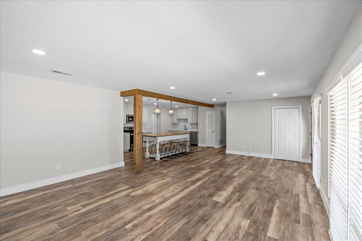 CAROL ANNE MANOR - Residential