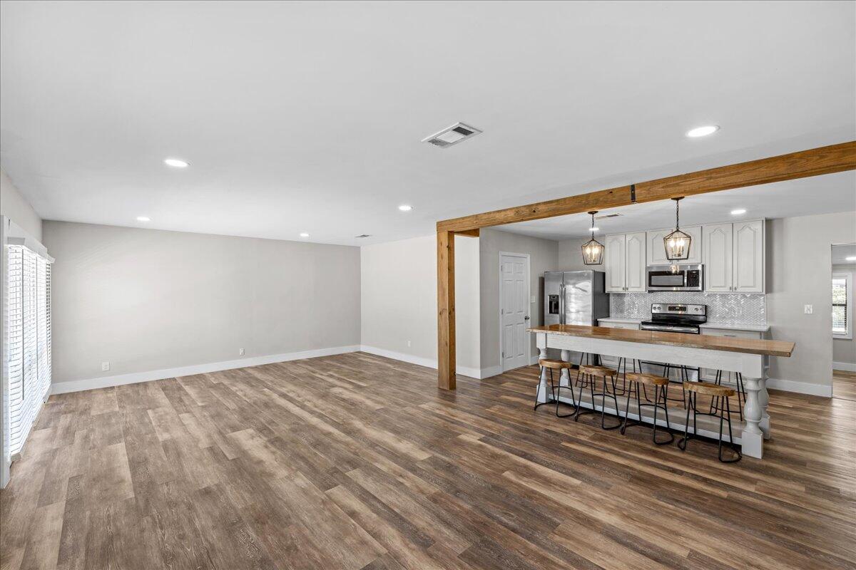 CAROL ANNE MANOR - Residential