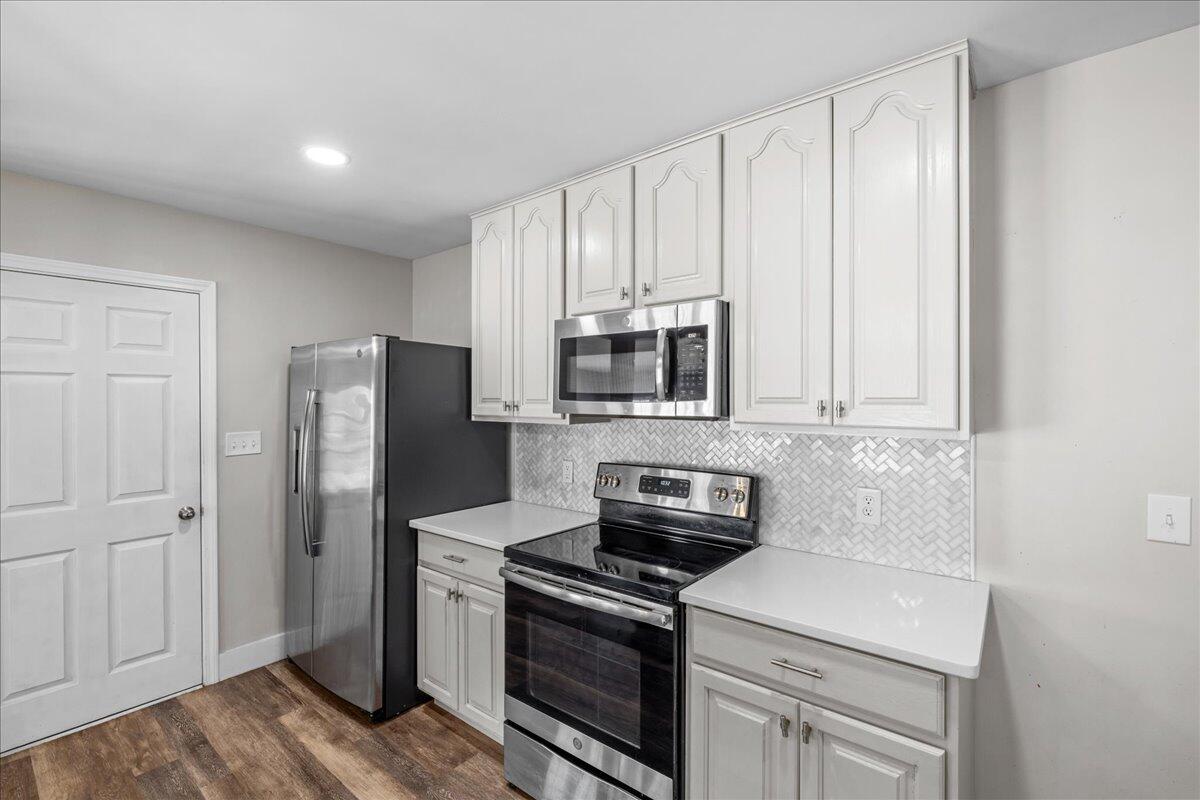 CAROL ANNE MANOR - Residential