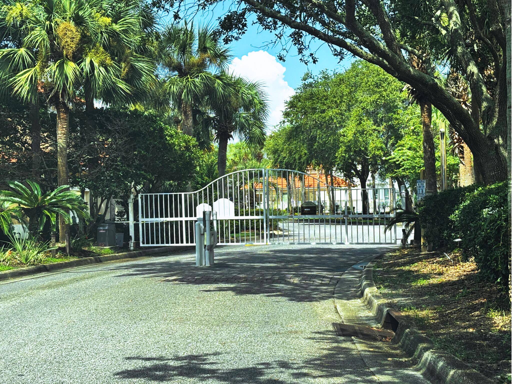 CALUSA BAY S/D - Land