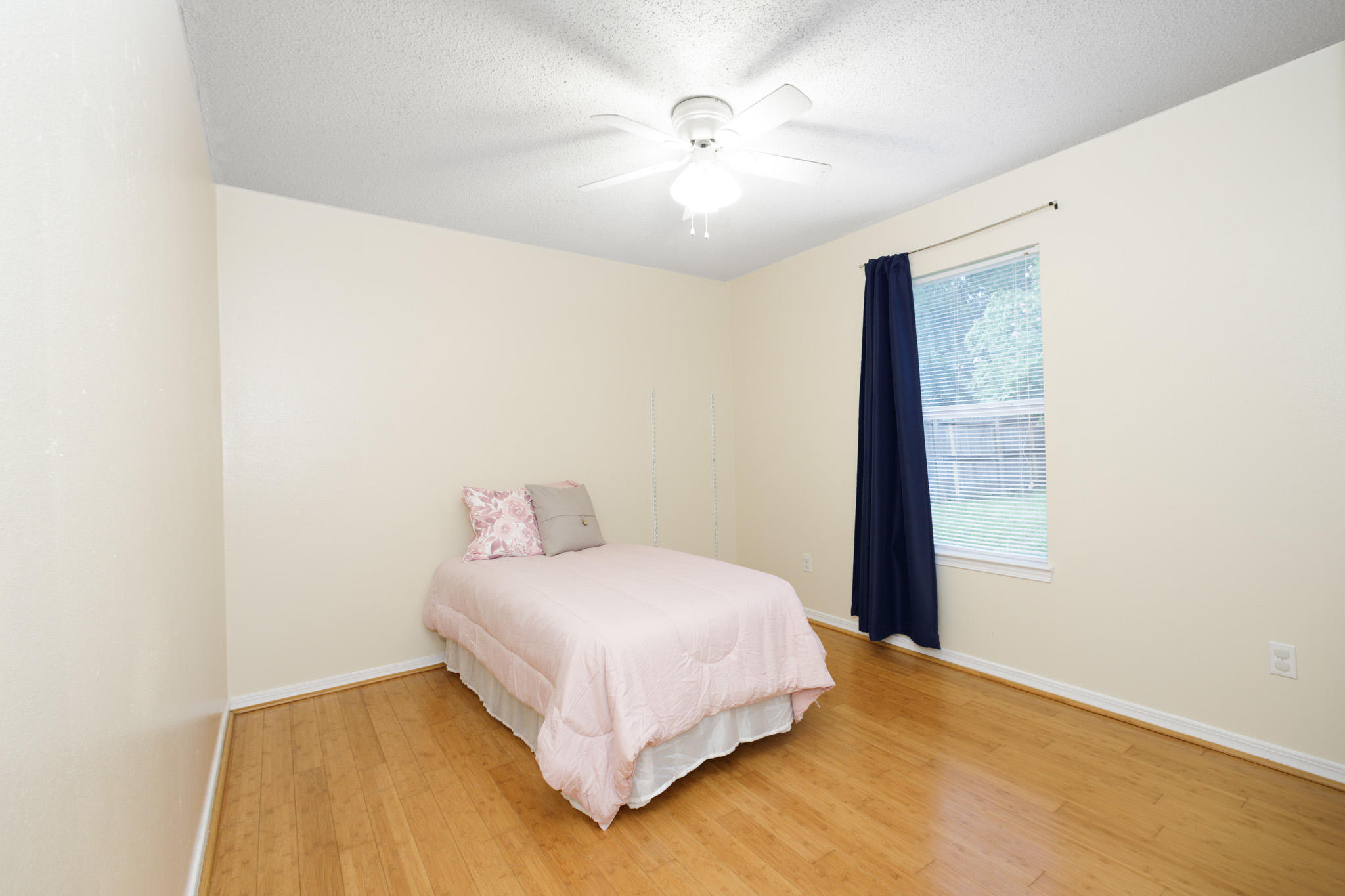 COUNTRYVIEW ESTATES 9TH ADDN - Residential