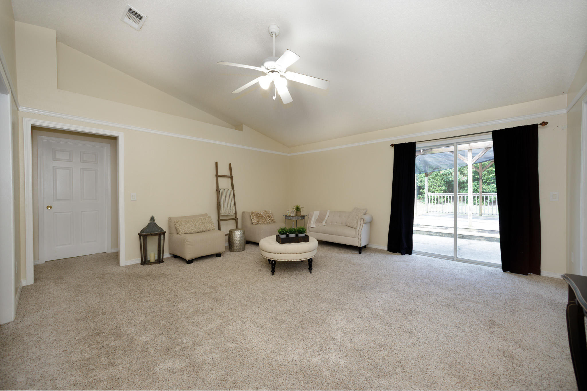 COUNTRYVIEW ESTATES 9TH ADDN - Residential