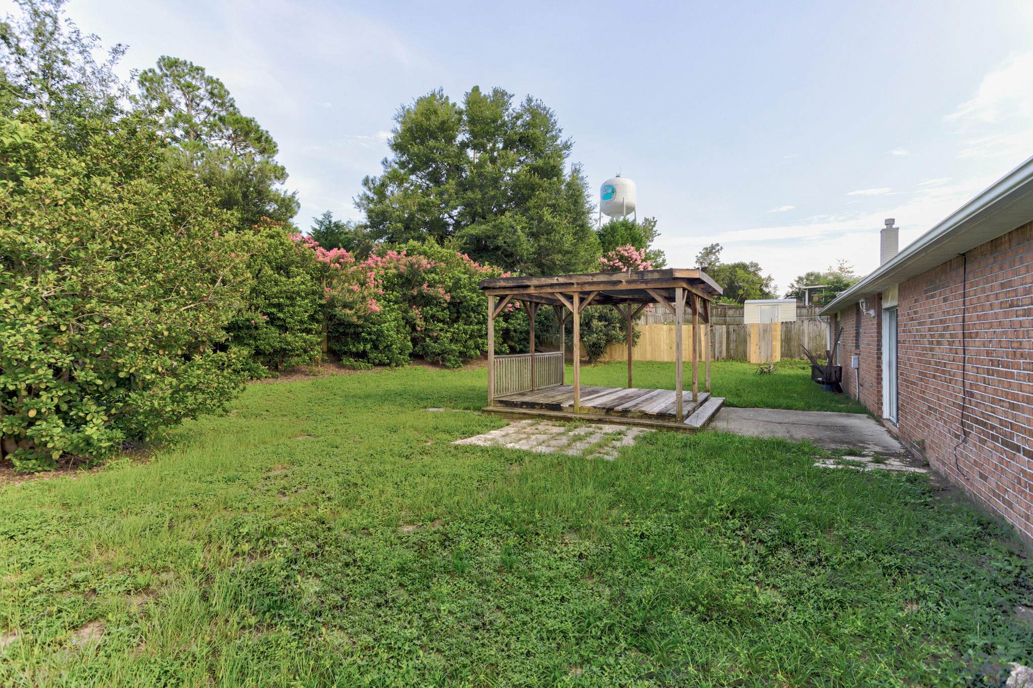 COUNTRYVIEW ESTATES 9TH ADDN - Residential