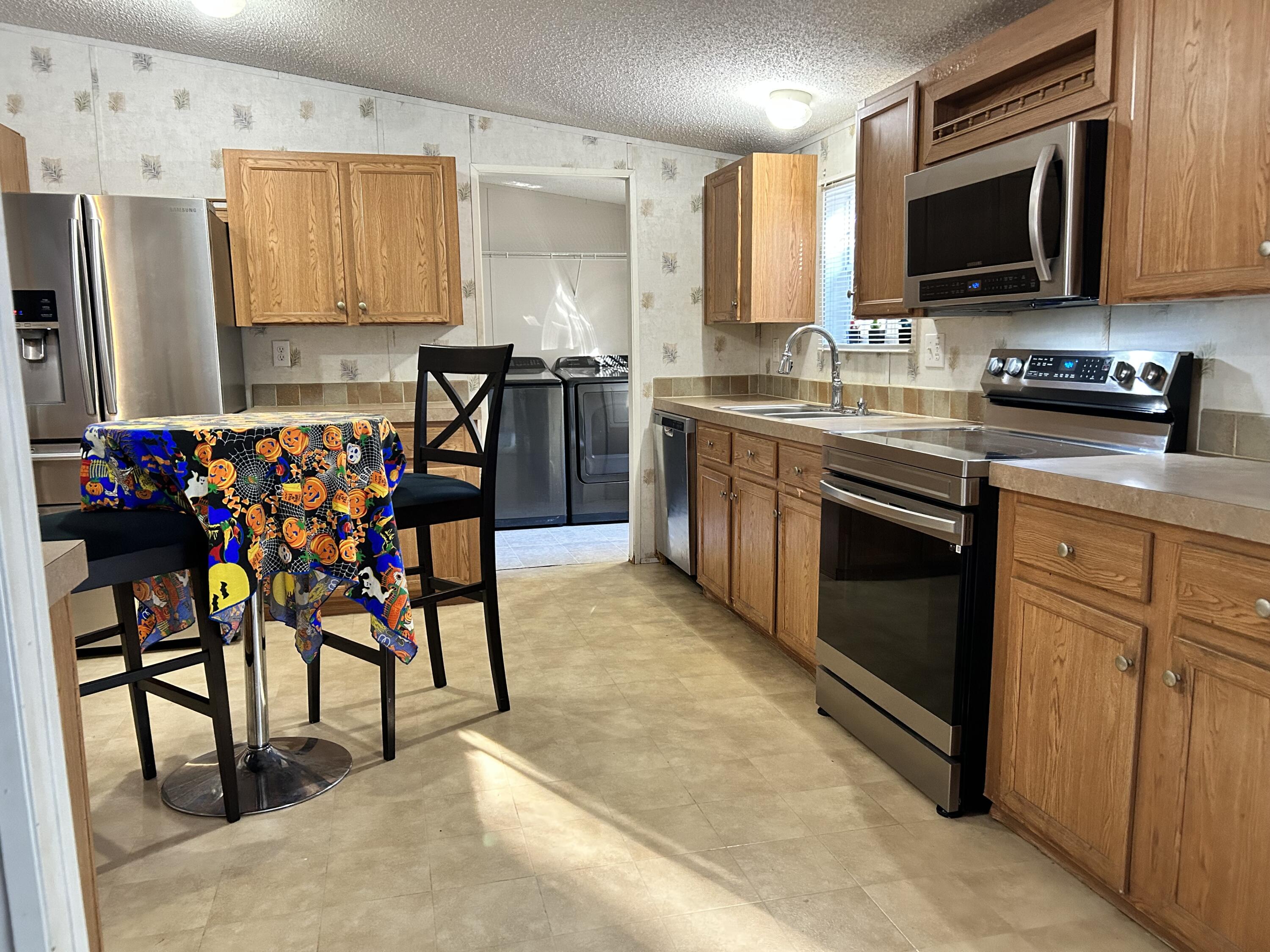 WYNNEHAVEN BEACH ESTATES - Residential