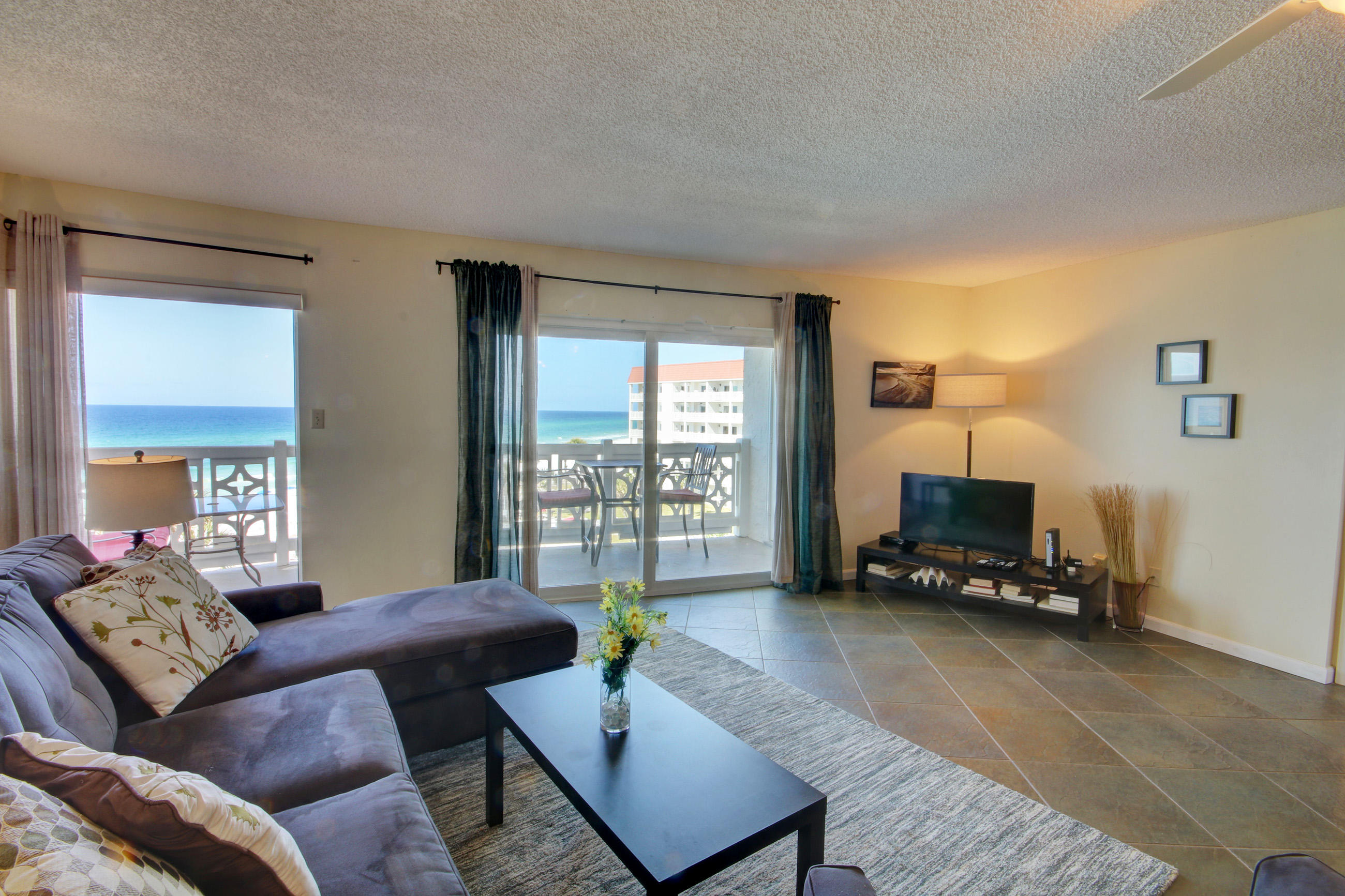 EL MATADOR CONDO - Residential