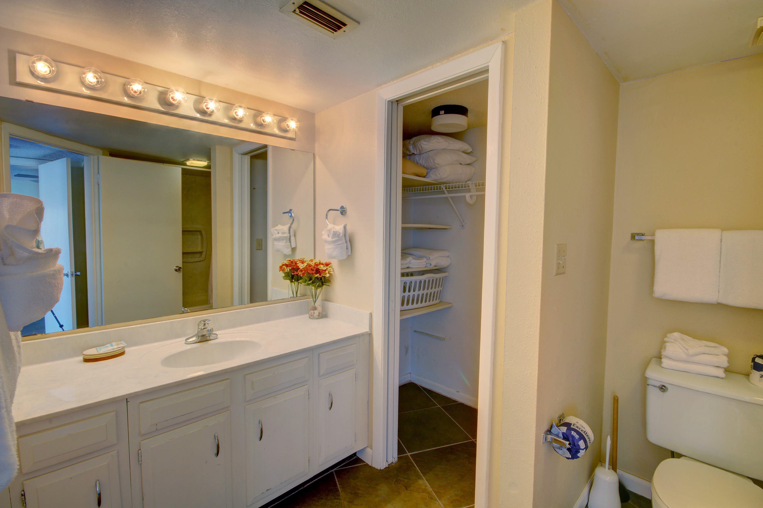 EL MATADOR CONDO - Residential