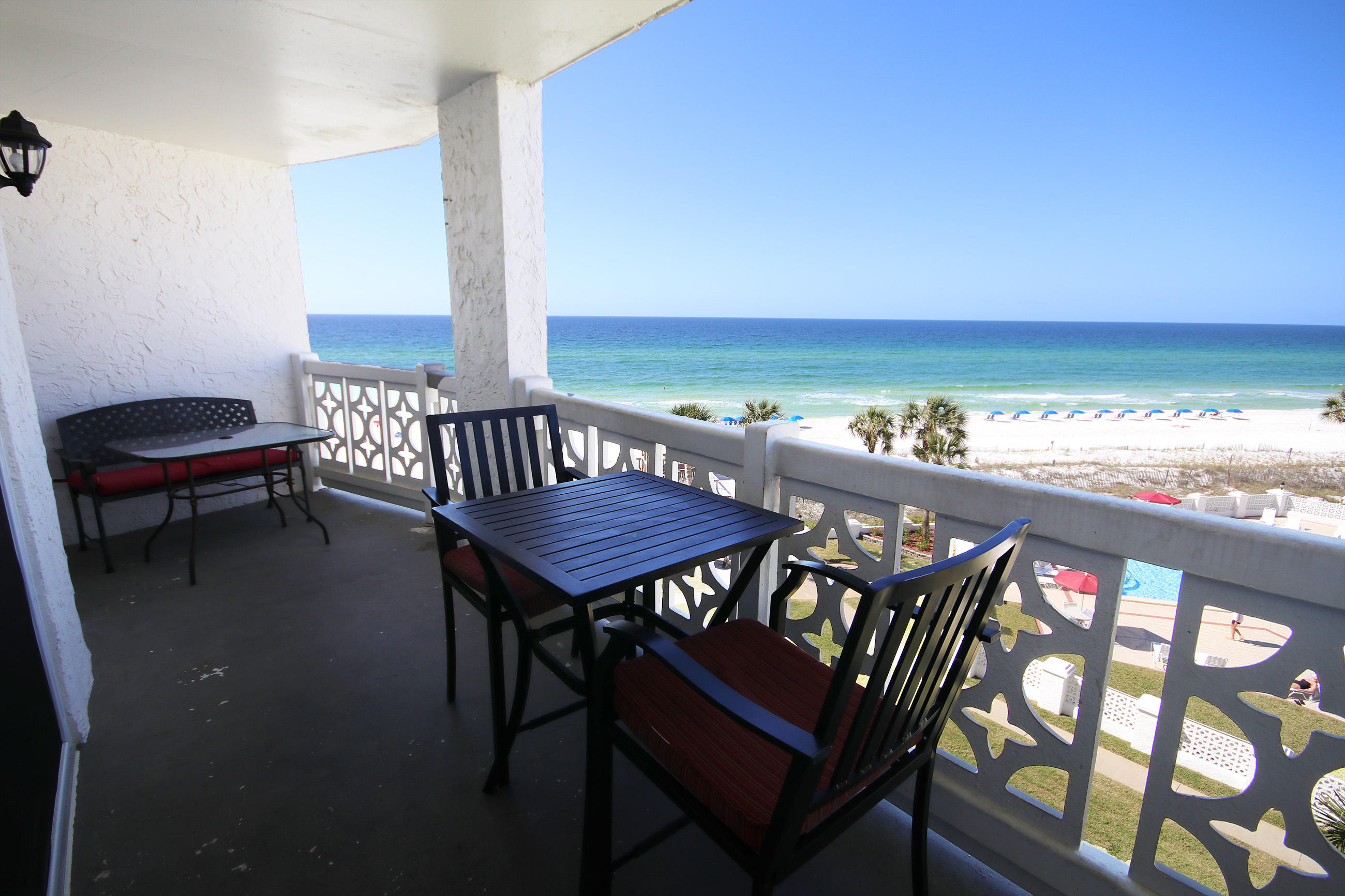 EL MATADOR CONDO - Residential