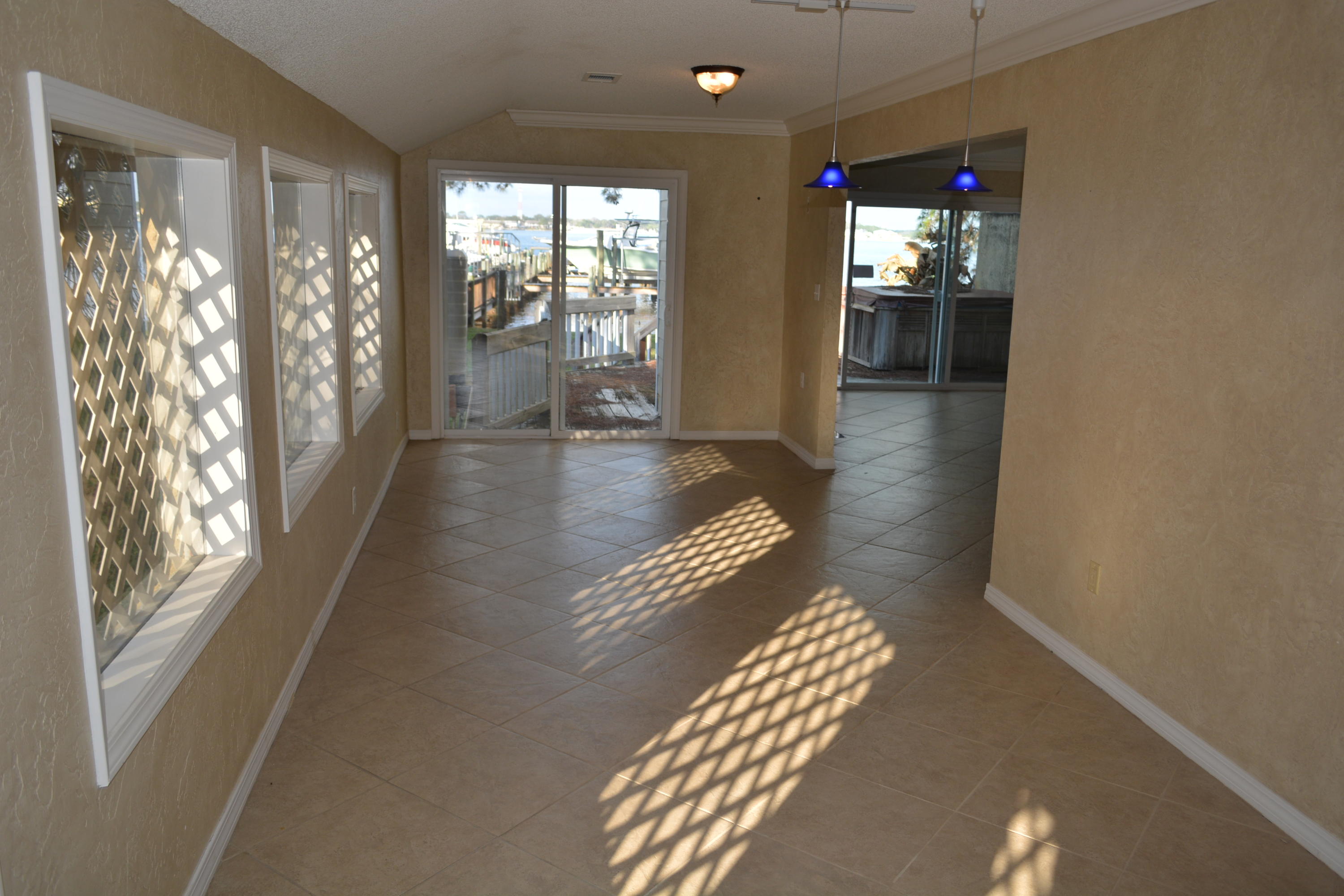 GARNIERS CAY T/H - Residential