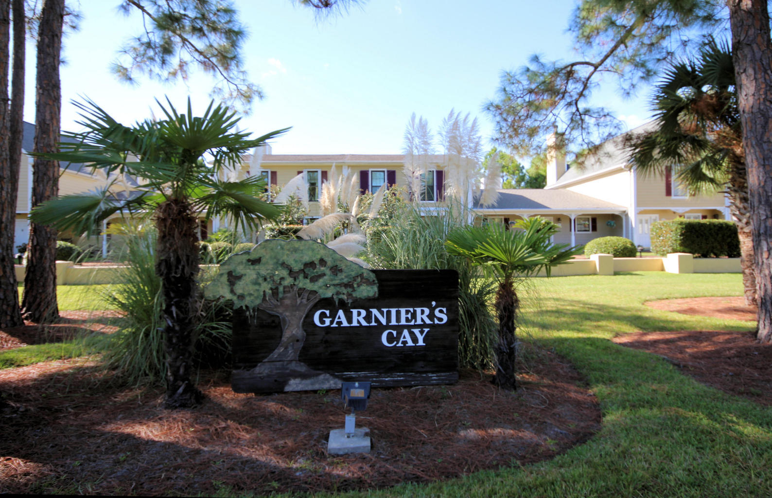 GARNIERS CAY T/H - Residential