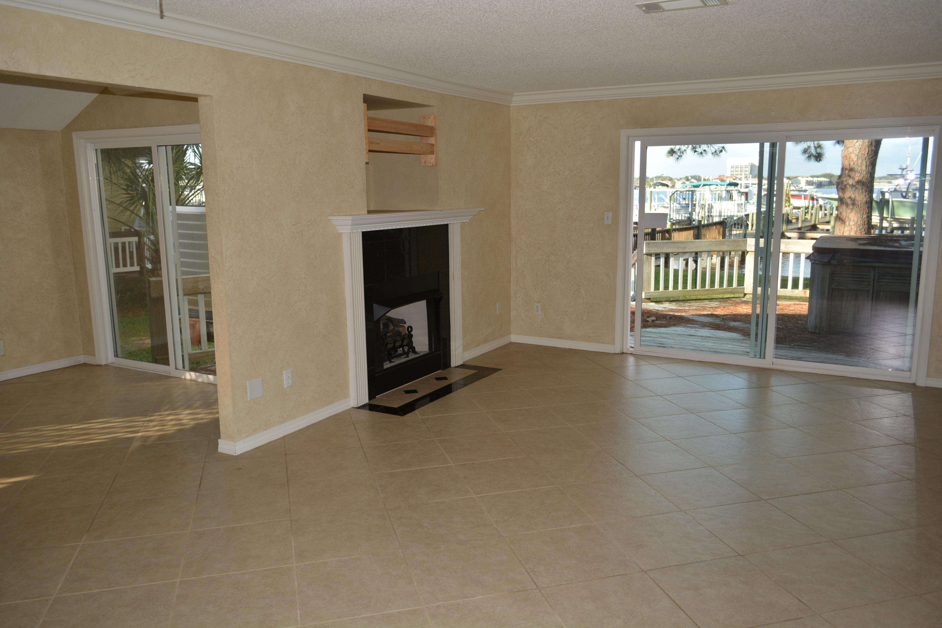 GARNIERS CAY T/H - Residential