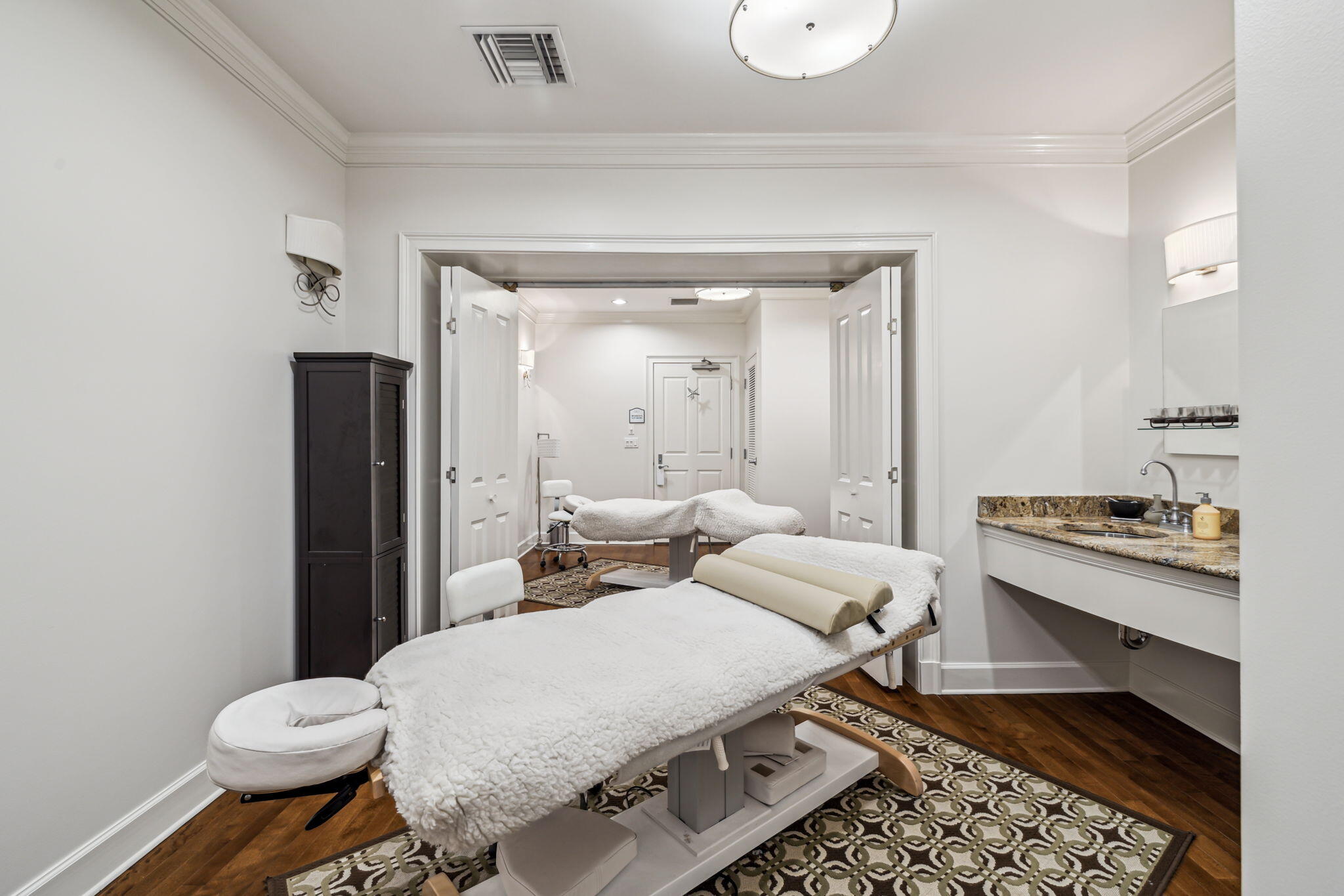 ONE WATER PLACE - Residential