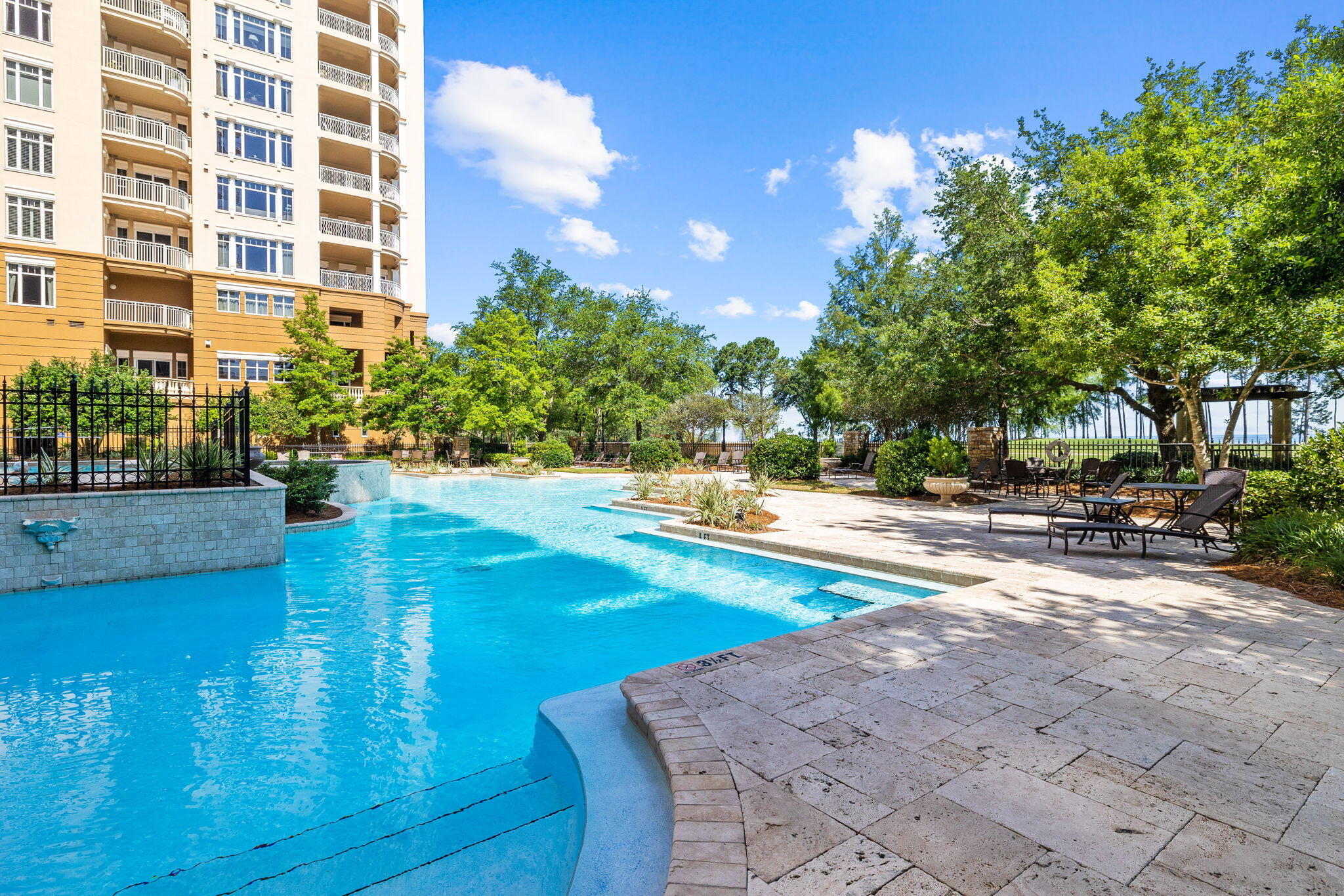 ONE WATER PLACE - Residential