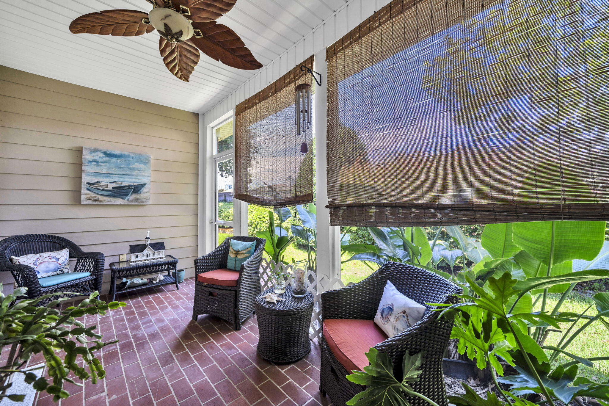 DIAMOND LAKES - Residential